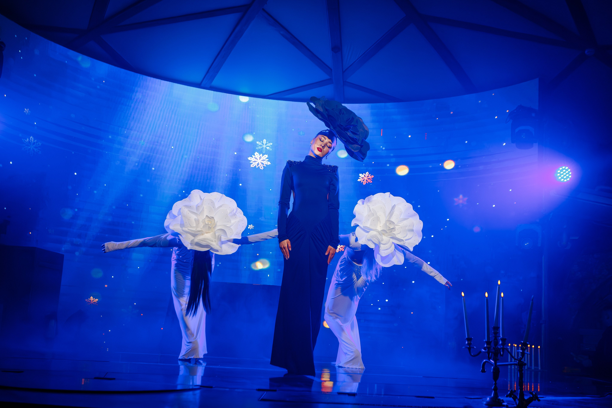 Новогодняя шоу-программа «MAGIC TIME» в PTIZZA BAR_Ялта_31.12.2025. Аминов Руслан | Фотограф