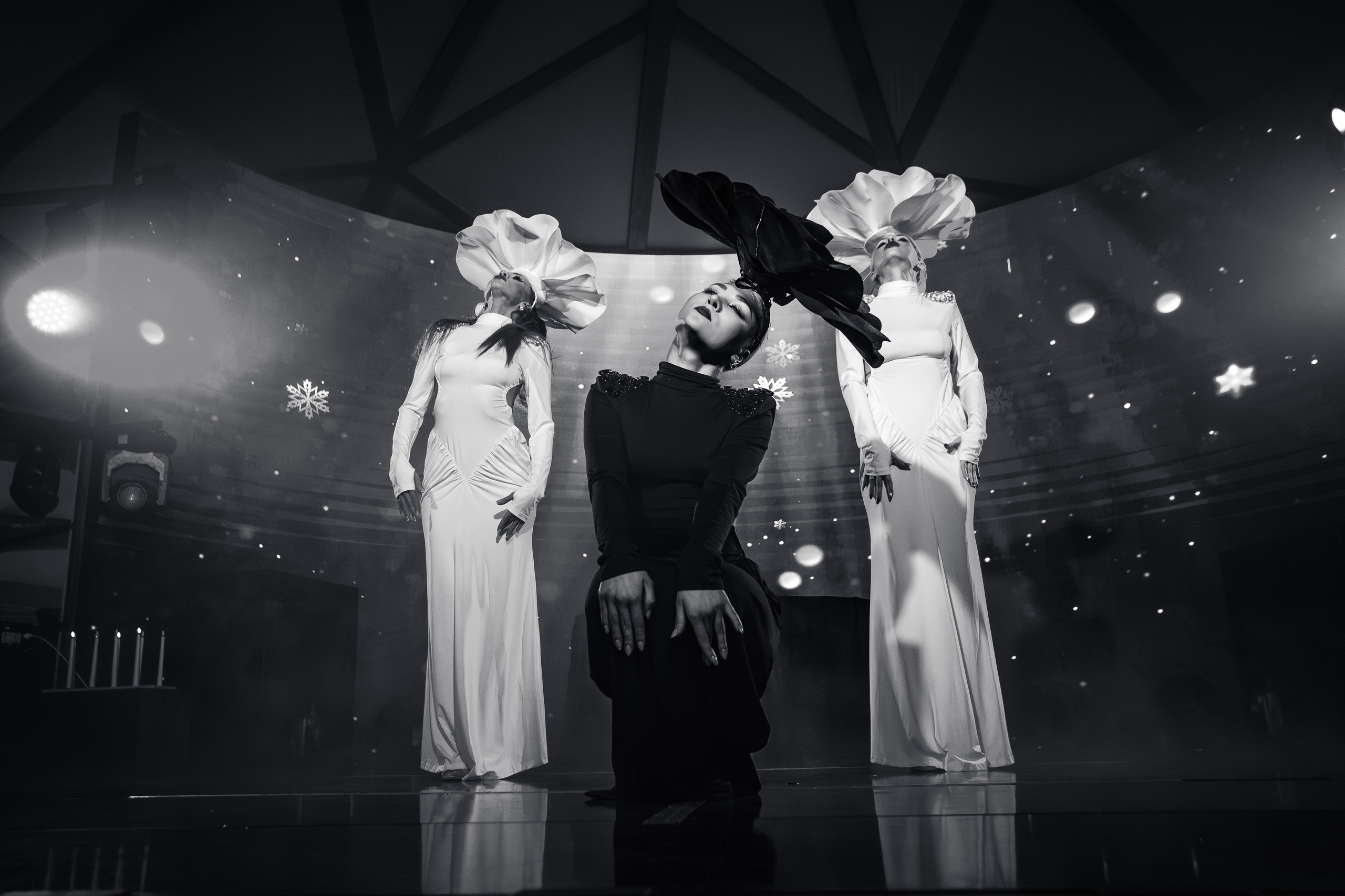 Новогодняя шоу-программа «MAGIC TIME» в PTIZZA BAR_Ялта_31.12.2025. Аминов Руслан | Фотограф