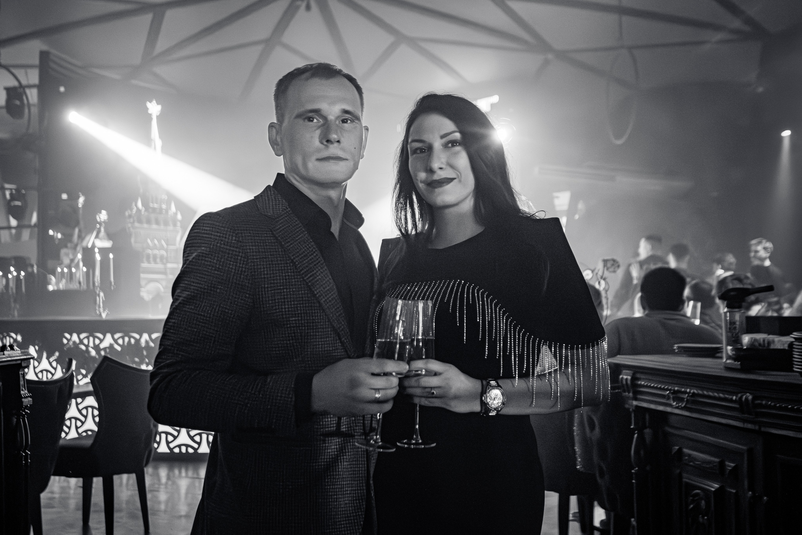 Новогодняя шоу-программа «MAGIC TIME» в PTIZZA BAR_Ялта_31.12.2025. Аминов Руслан | Фотограф