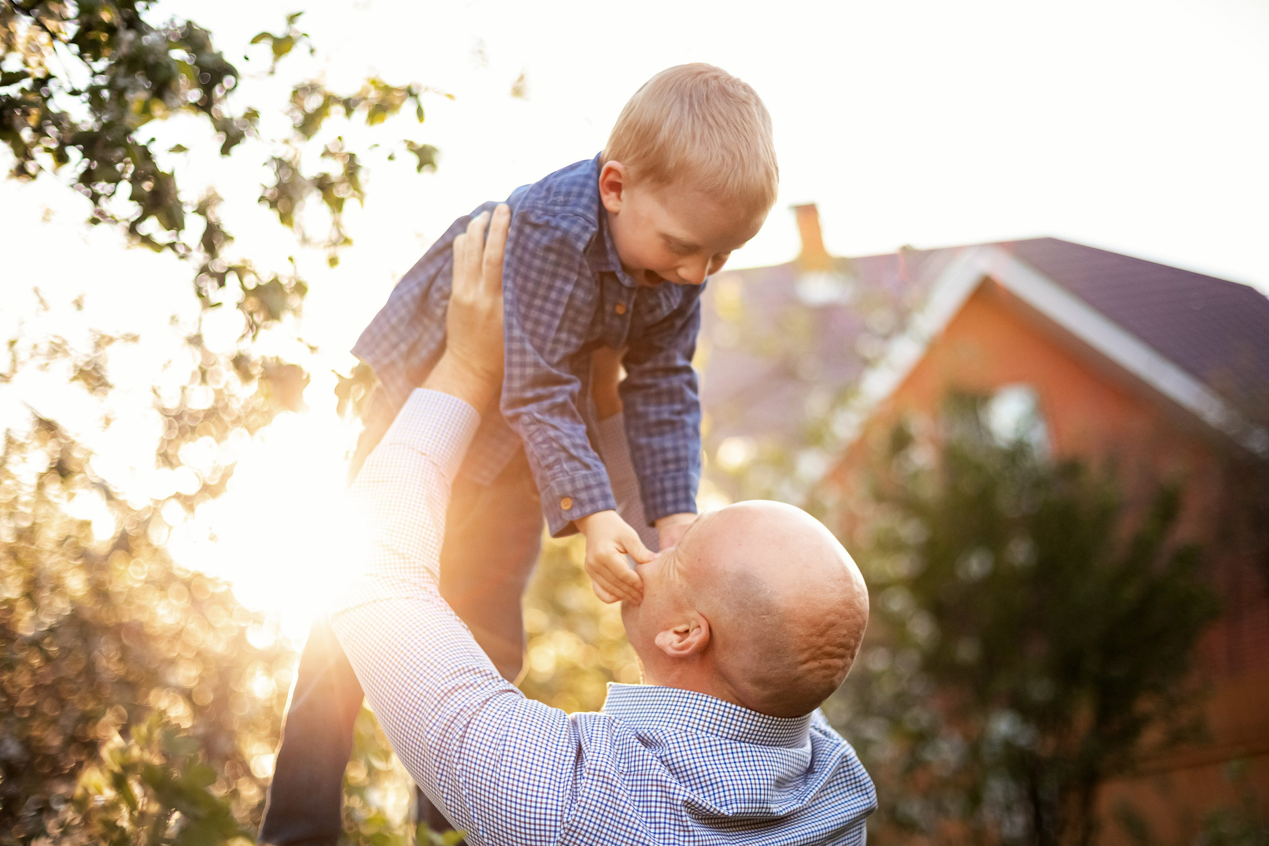 Цветущие яблони. Олеся, Юра и Федя. Семейный и детский фотограф Комина Елена, Власиха, Одинцово