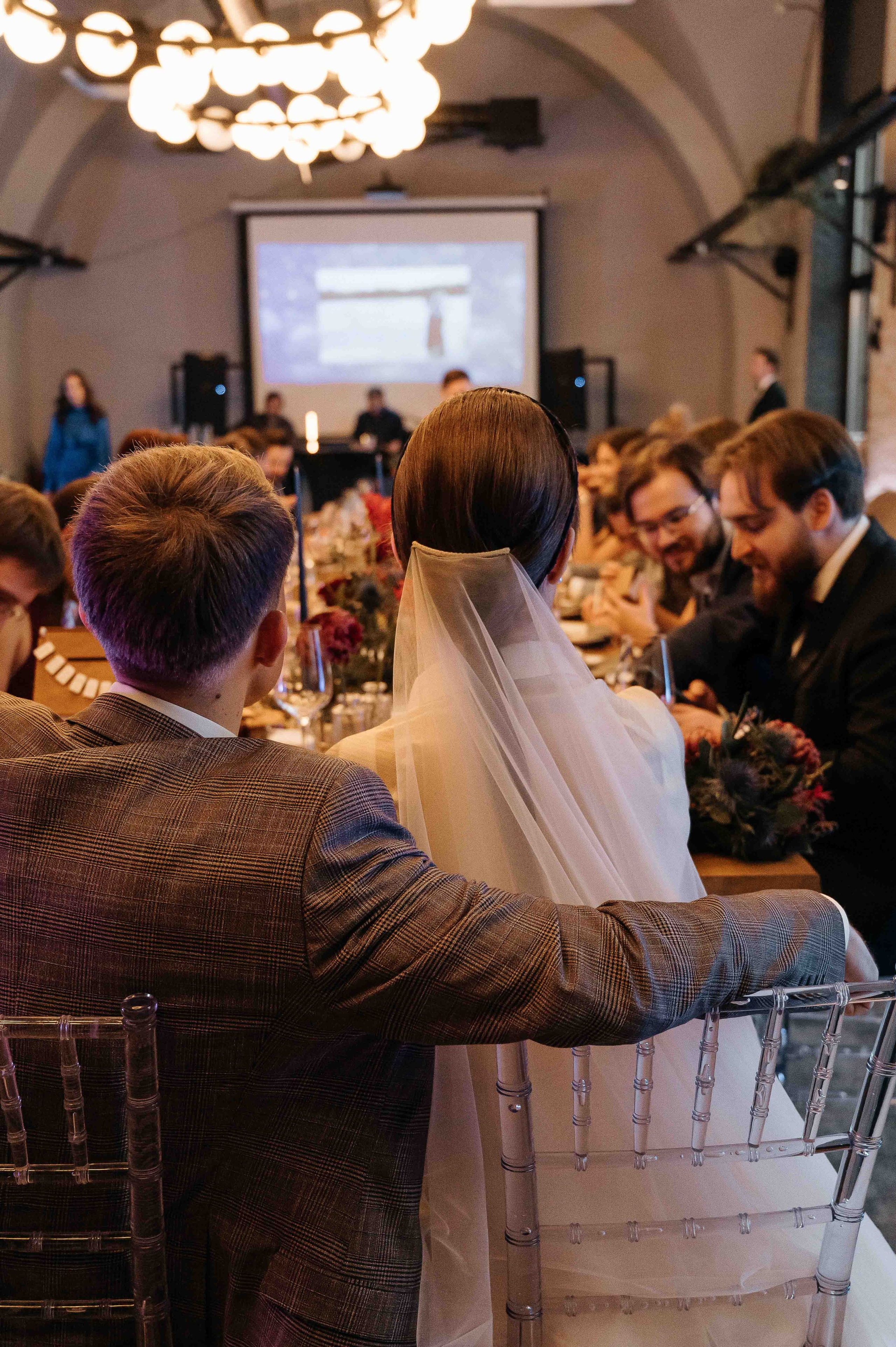 Утро невесты в гостинице. Свадебный и семейный фотограф в Котласе Никита Попов