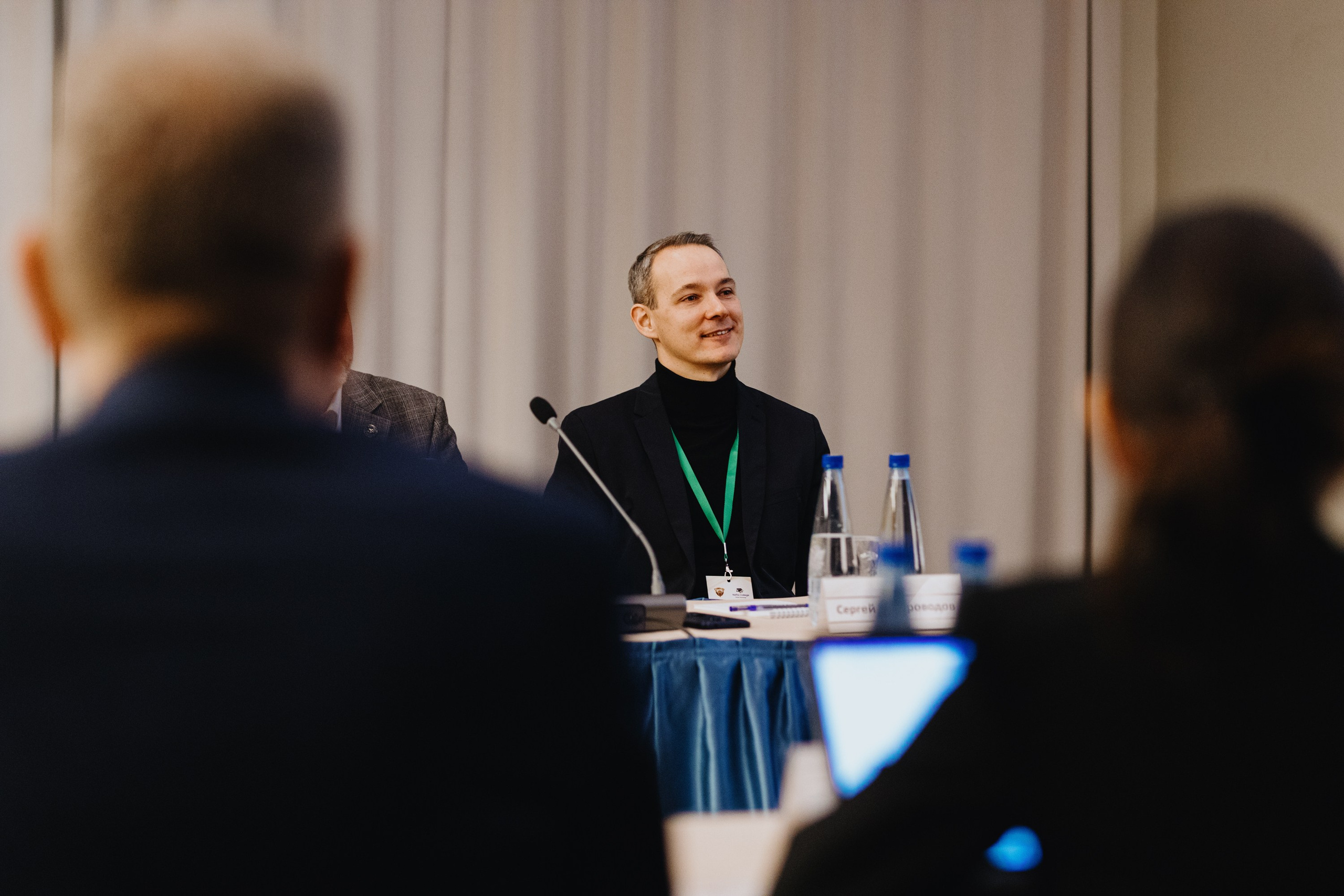 Nafta Club. Дискуссионный клуб. Фотограф Илья Чернов