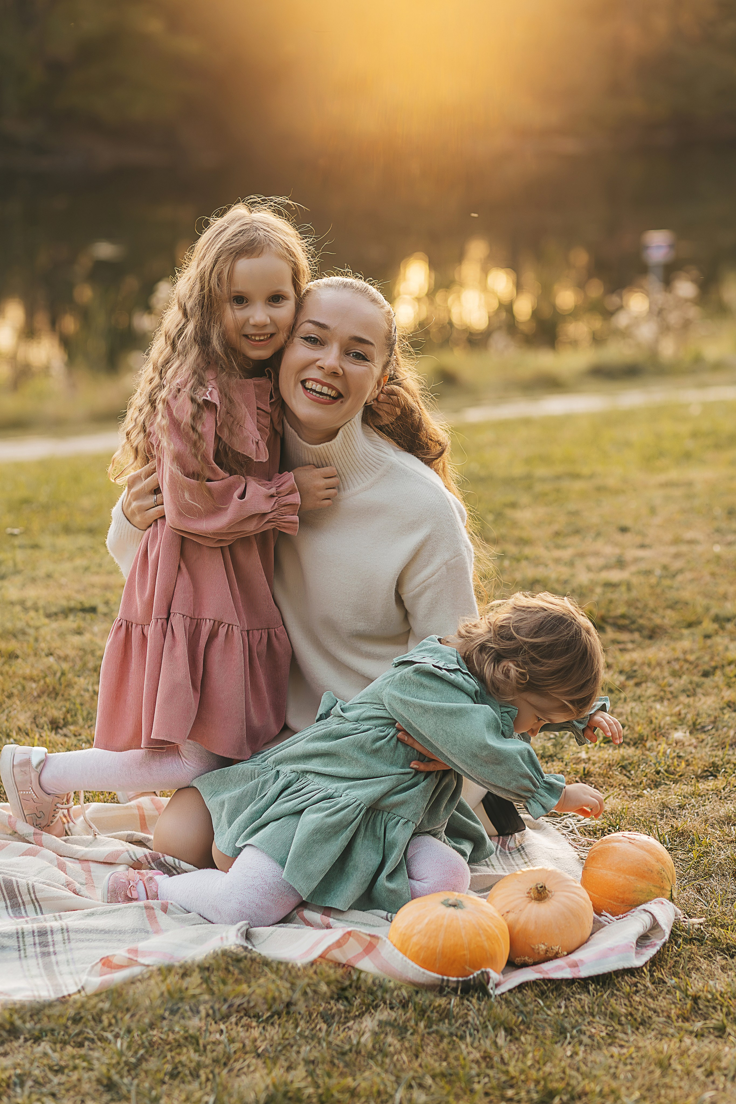 Осеняя Фотосессия мамы с дочками. Семейный и женский фотограф в Москве Надежда Воробьева
