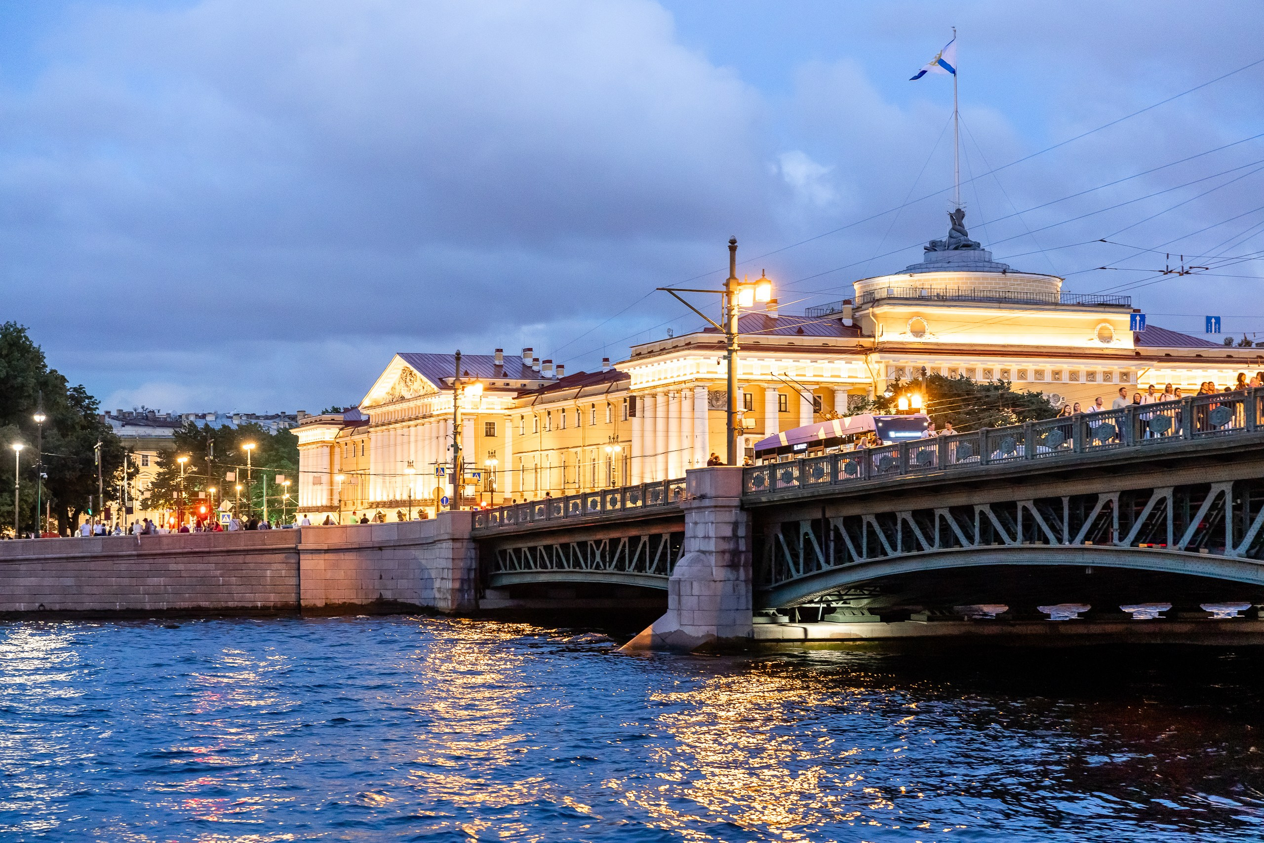 Экскурсия на двухпалубном теплоходе по Неве. Фотограф в Санкт-Петербурге — Сергей Петров