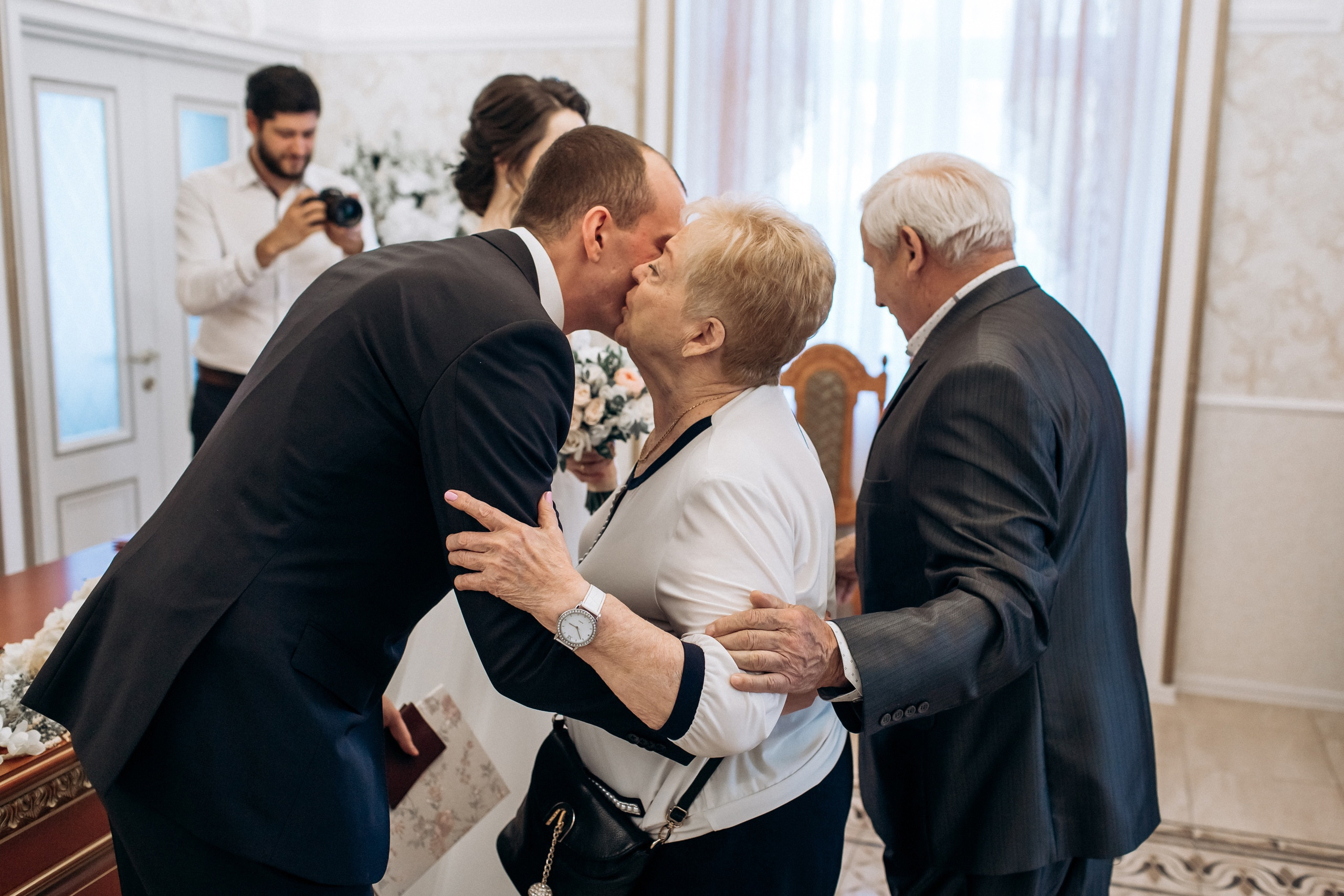 Свадебная фотосессия в Петергофе. Свадебный фотограф в Санкт-Петербурге и Петергофе Андрей Заяц