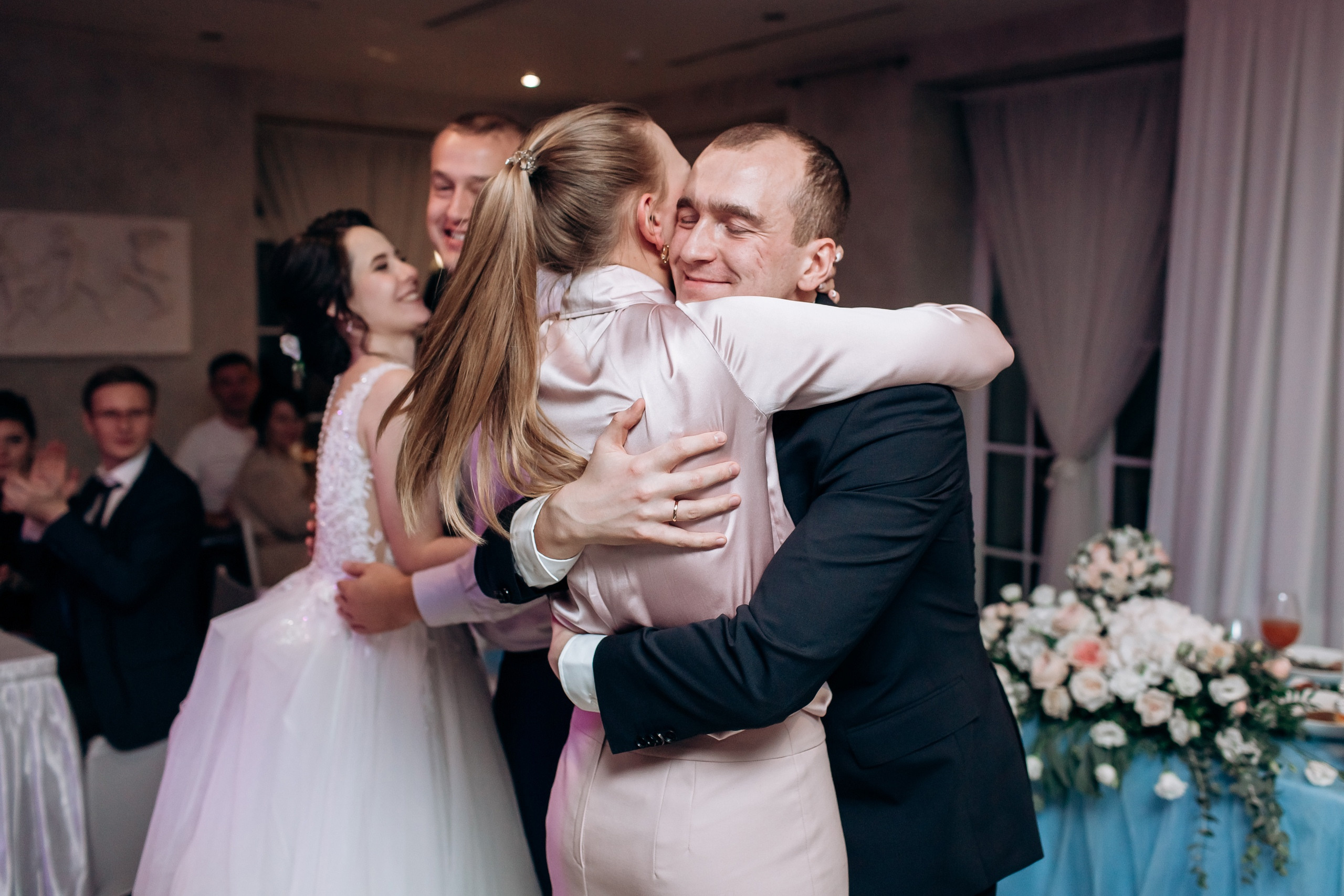 Свадебная фотосессия в Петергофе. Свадебный фотограф в Санкт-Петербурге и Петергофе Андрей Заяц