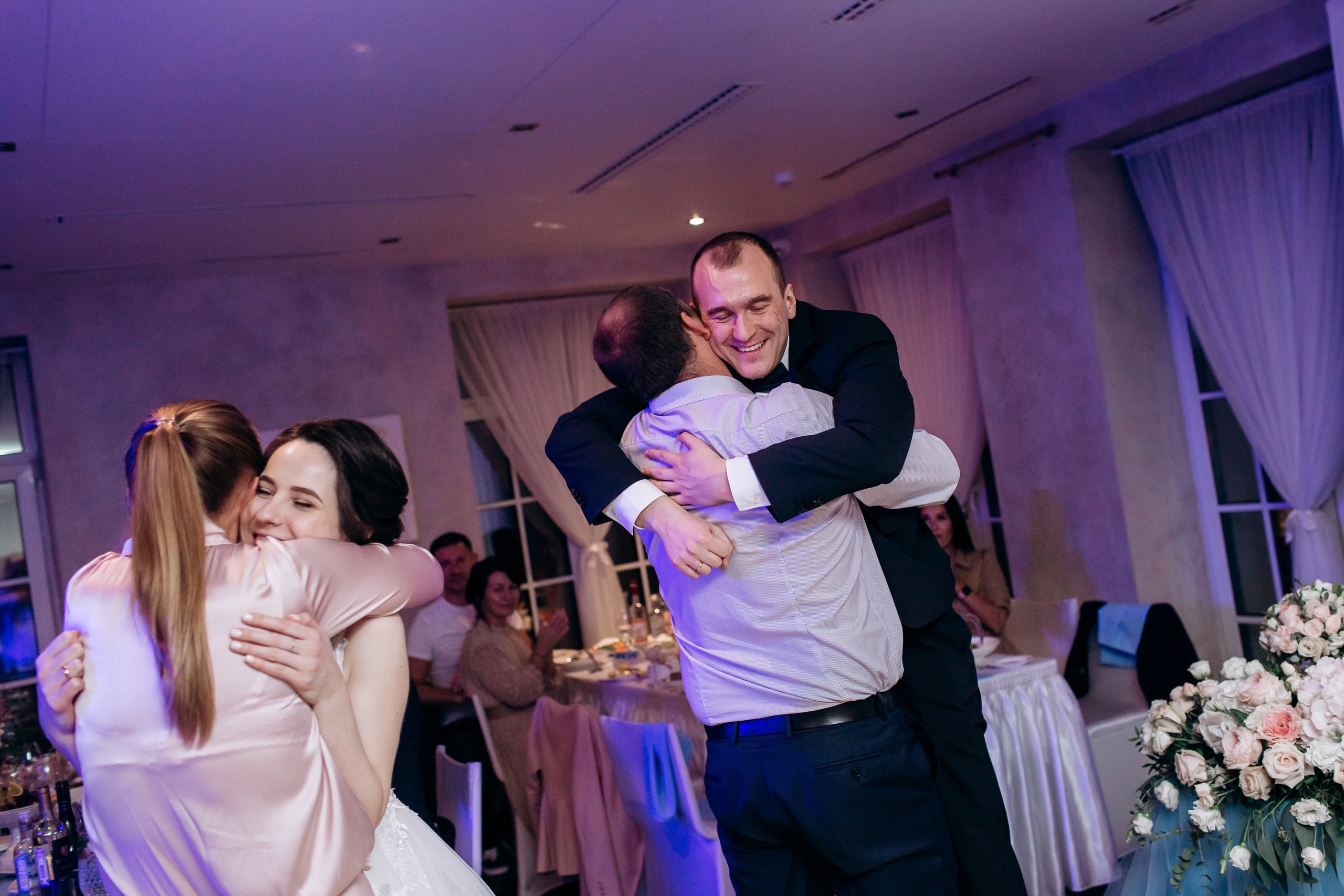 Свадебная фотосессия в Петергофе. Свадебный фотограф в Санкт-Петербурге и Петергофе Андрей Заяц