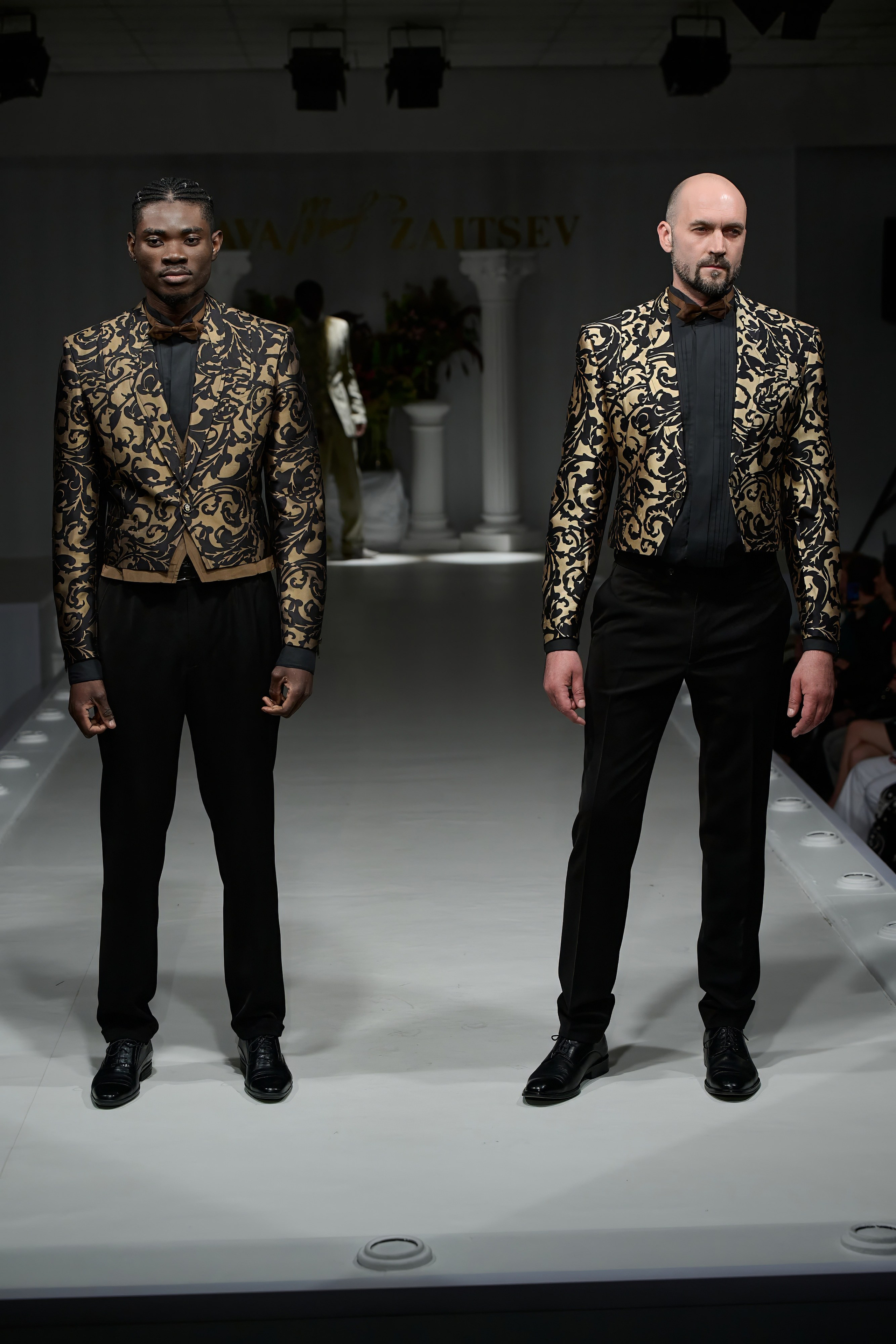 Slava&Yegor Zaitsevs. Показ-спектакль «Воспоминание». 21 июня 2025. Дима Бабушкин. Фотограф. Подиум. Репортаж. Творчество. Дорого