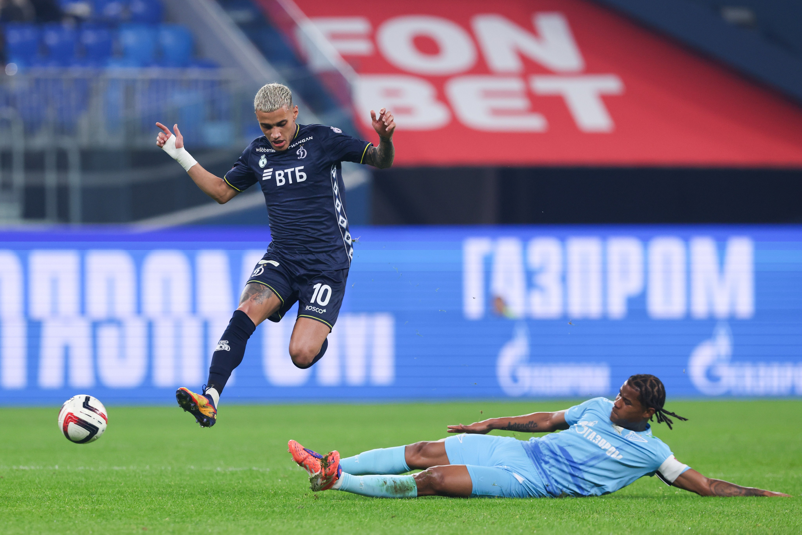 ФК «Зенит — ФК «Динамо» Москва 05.11.2025. Спортивный и репортажный фотограф Антон Тереханов