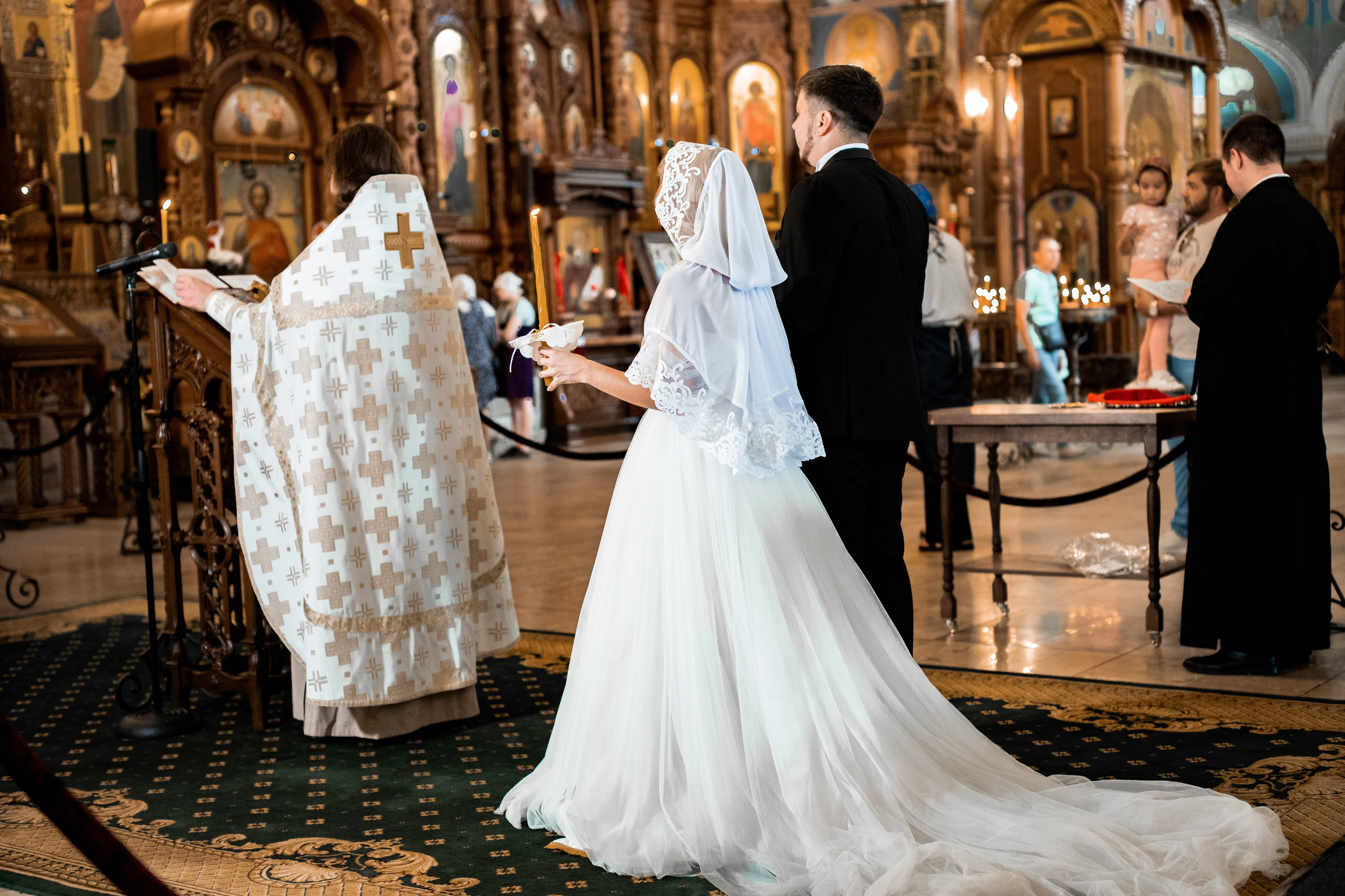 Венчание в соборе Александра Невского Нижний Новгород. Фотограф на крещение и венчание в Нижнем Новгороде.Свадебный Фотограф