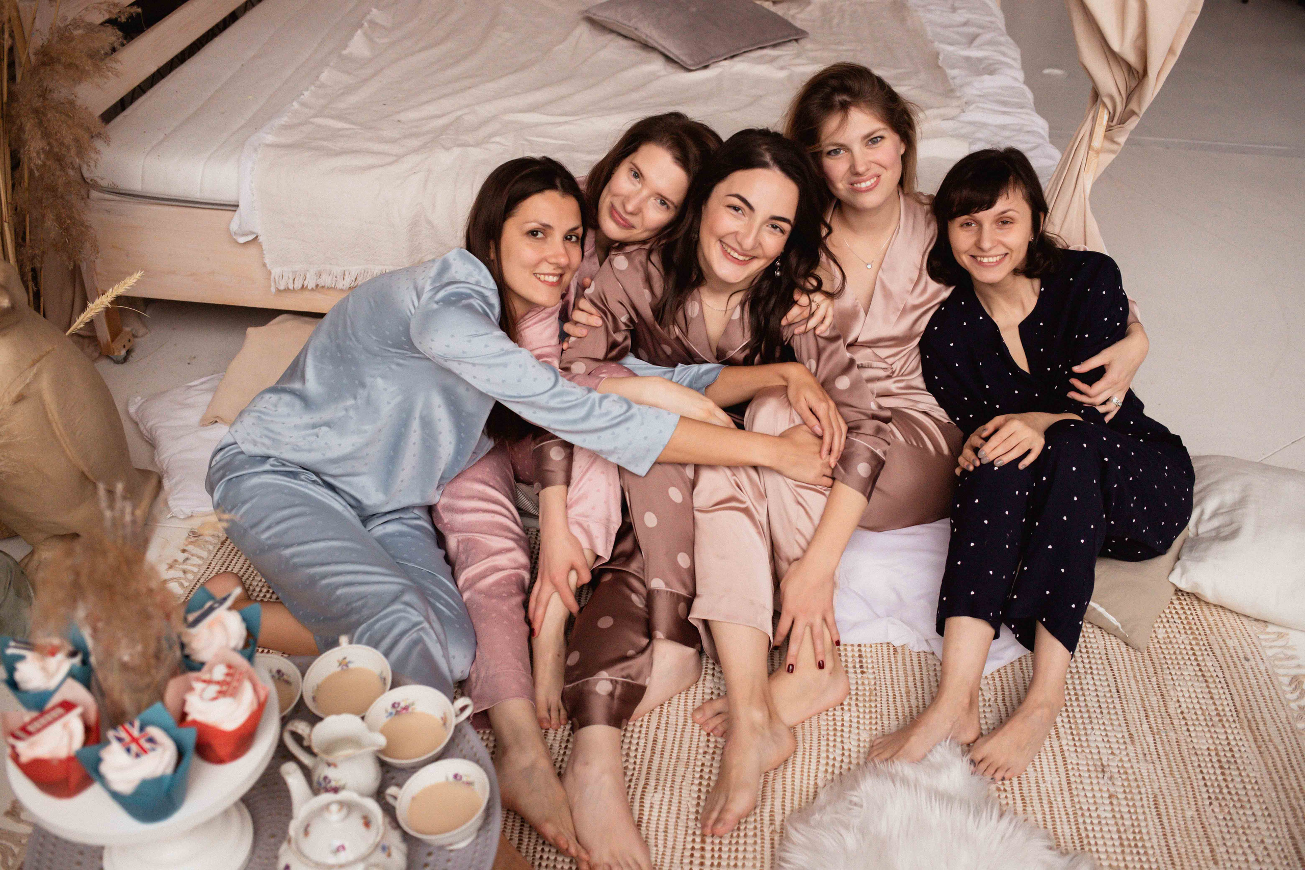 Пижамный девичник по-английски. Семейный фотограф в Москве