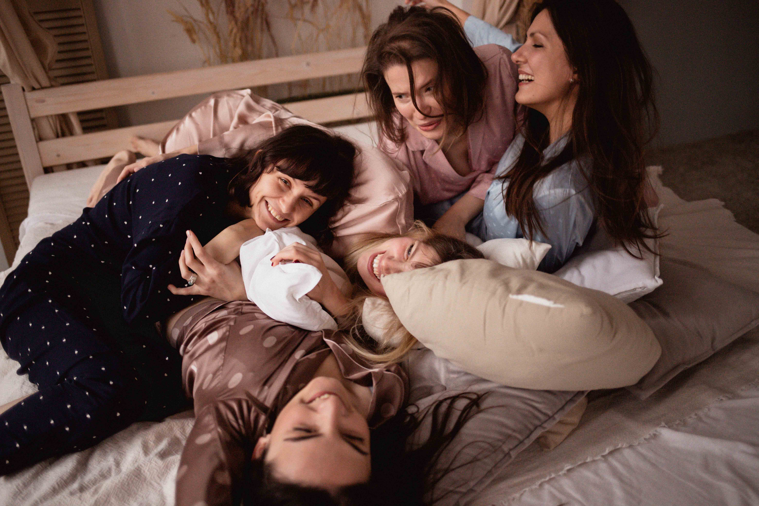 Пижамный девичник по-английски. Семейный фотограф в Москве