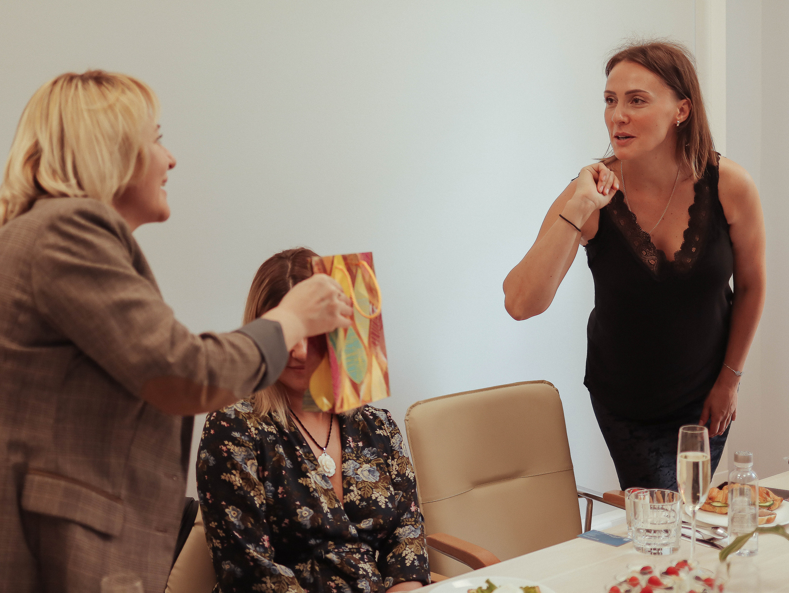 Бизнес-завтрак женского круба «Прожектор». Семейный фотограф в Москве