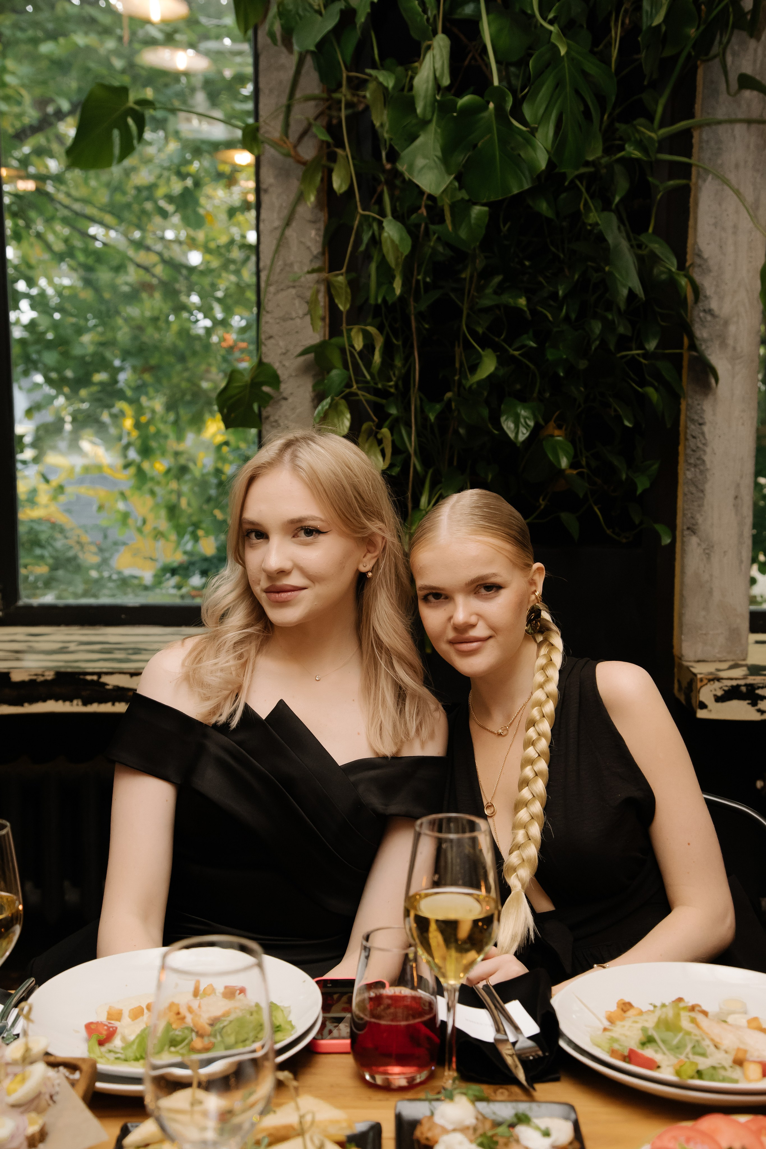 Цветочная локация. Свадебный фотограф Челябинск Полина Чеботарь