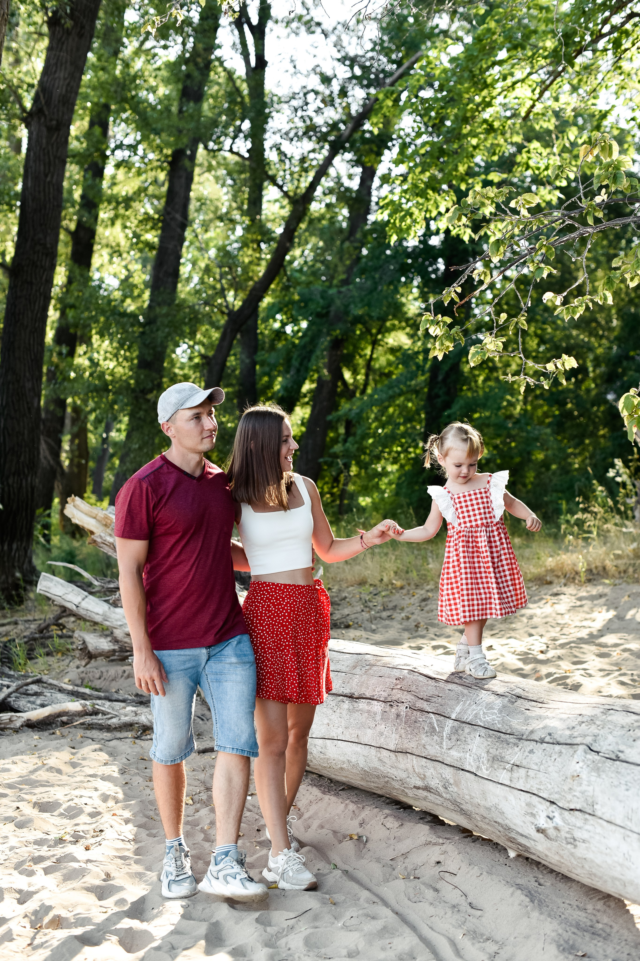 Семья Любочки, Максима и Машеньки