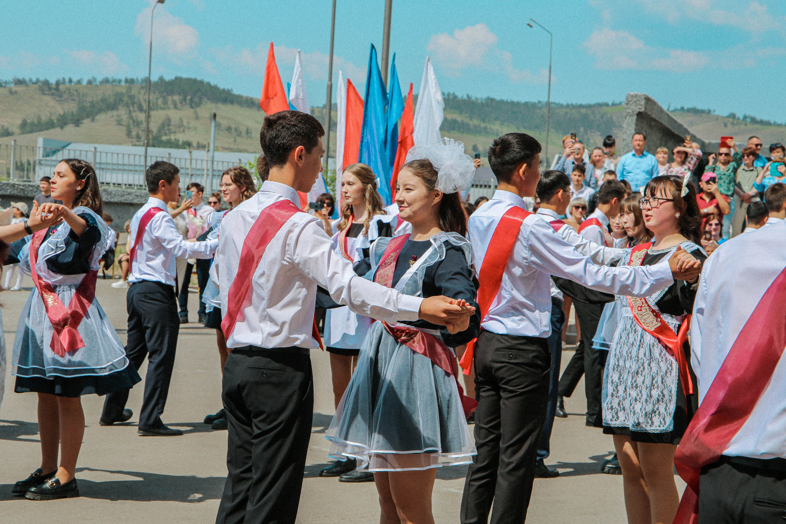 Последний звонок 2024 | № 8. Свадебный и Школьный фотограф Улан-Удэ Бурятия Джулия Топоева Выпускные альбомы Фотограф на мероприятие