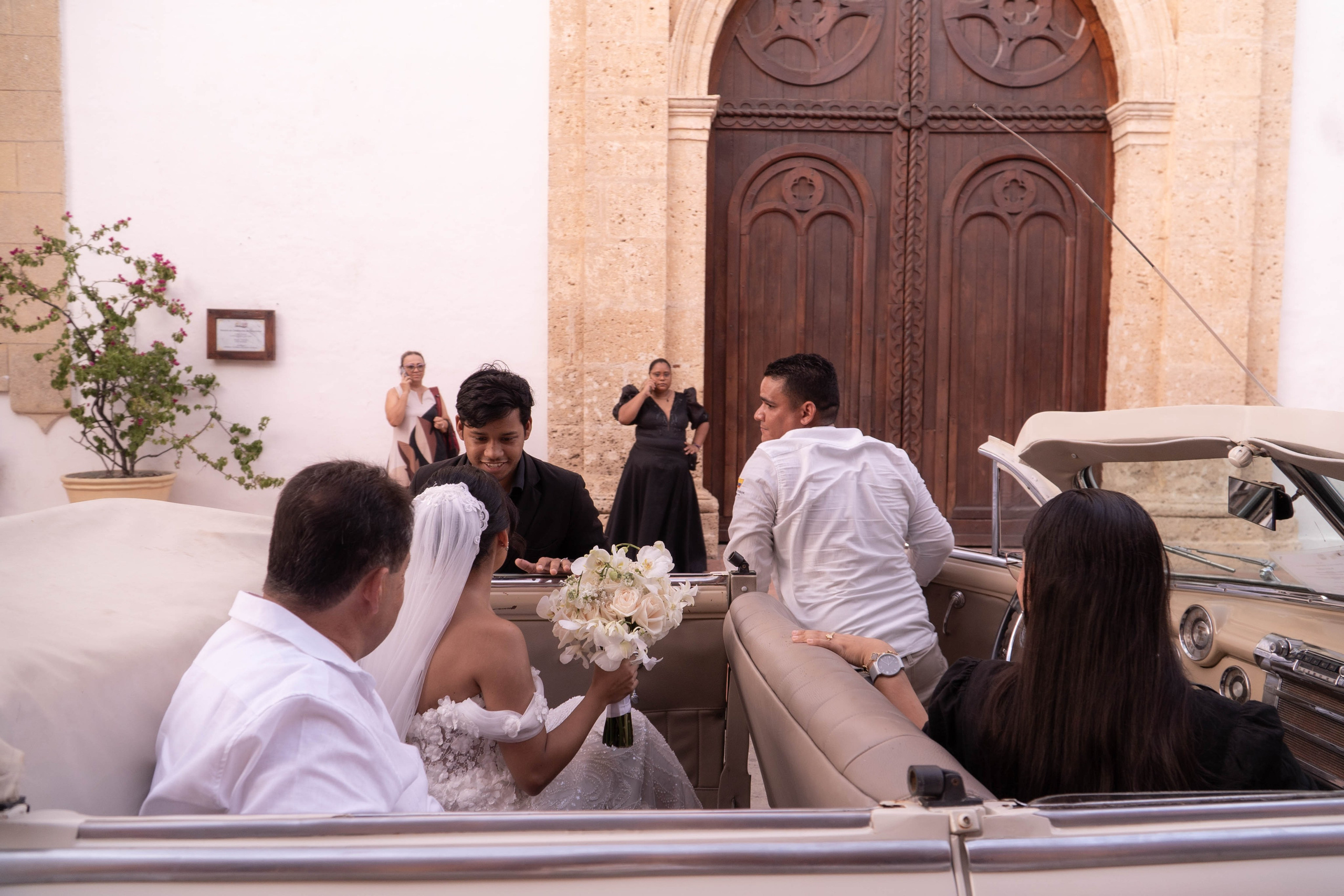 Catalina and Romain. Wedding Photographer in Barcelona and Medellin