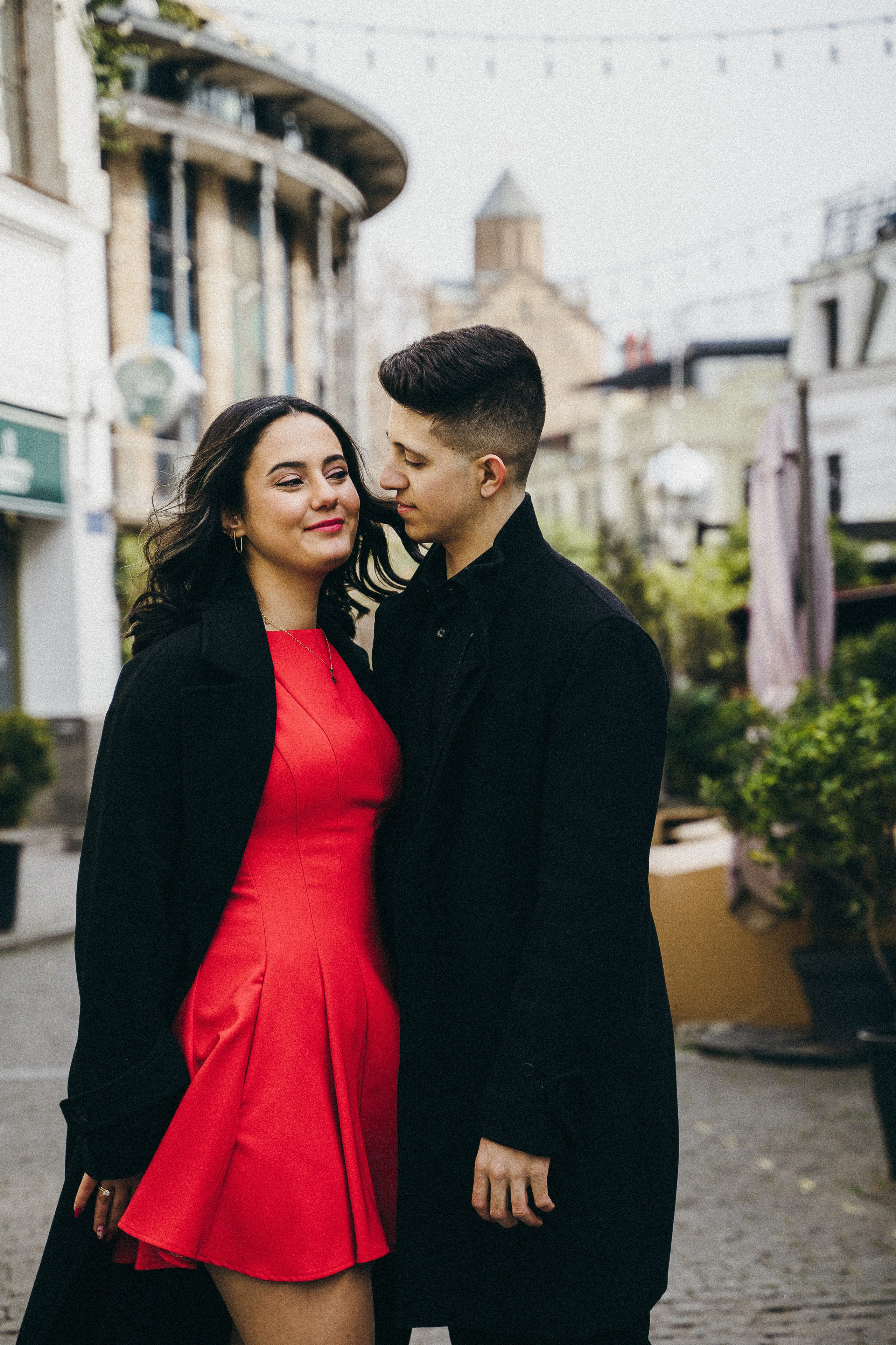 Девушка в красном