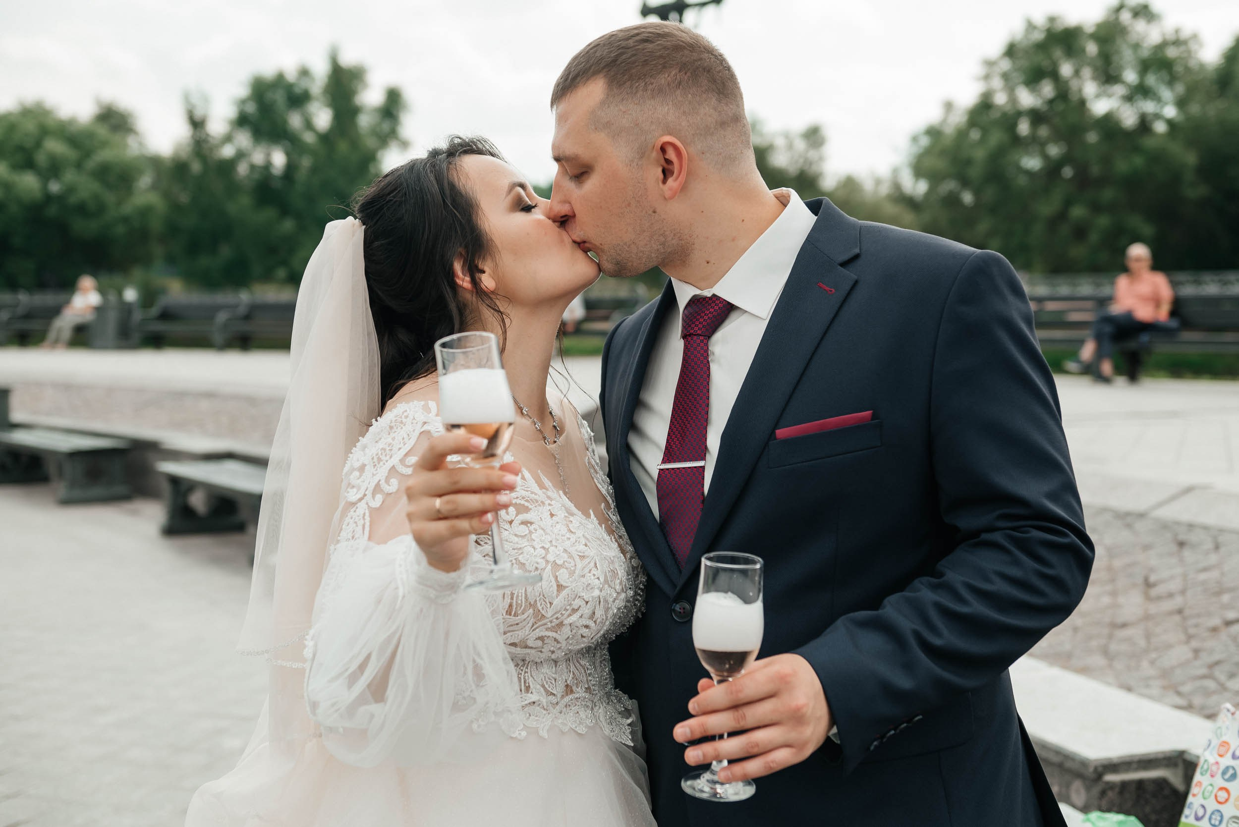 Свадебная фотосессия Царицынский парк. Фотограф Москва Настя Профотовна. Репортажные, свадебные и контент фотосессии