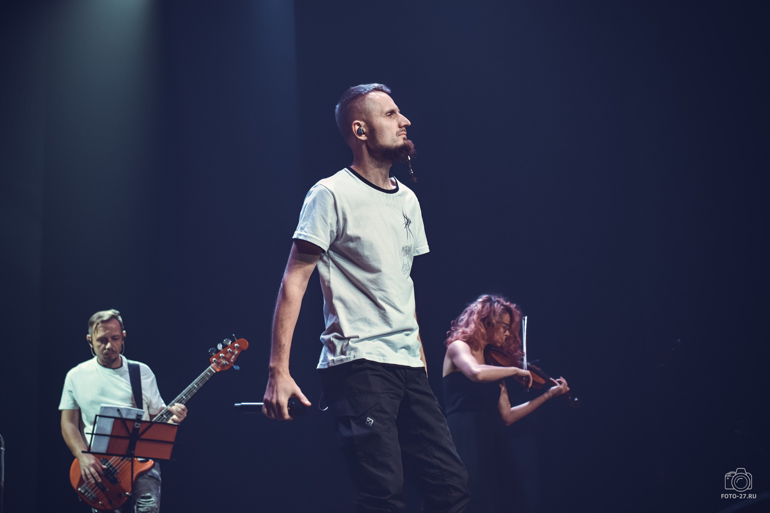 Антон Курдюмов фотограф в Хабаровске Рина Курдюмова фото27 foto27 Антон Дорофеев репортажный репортаж документалист Тони и Рина фотосоздатели ПаПаРоК Философия и любовь сольный концерт ОДОРА Хабаровск