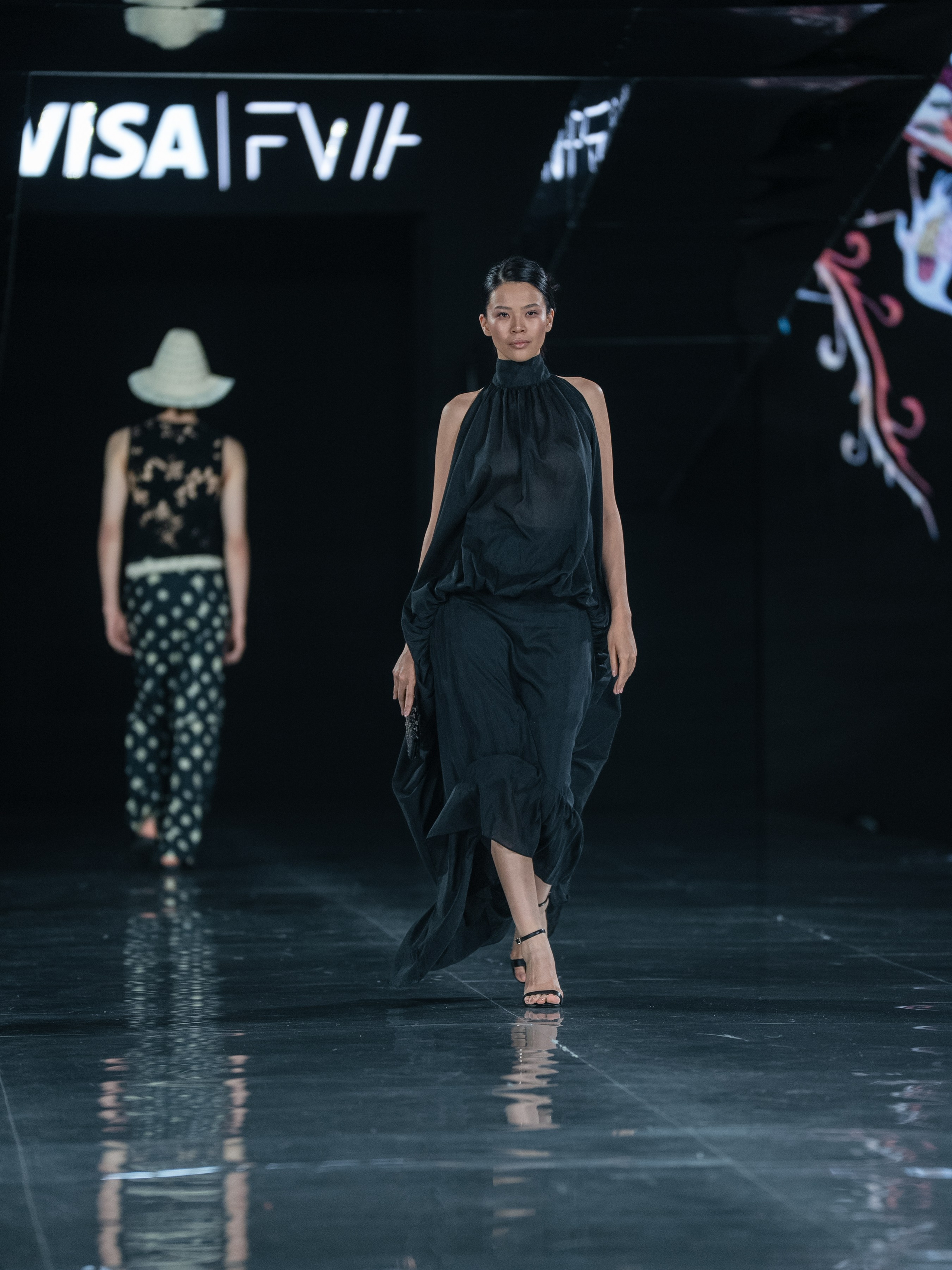 Visa Fashion Week Pre-Fall Mariko. Сайт Алматинского НЮ АРТ, будуар и фэшн фотографа Дениса Карпенко