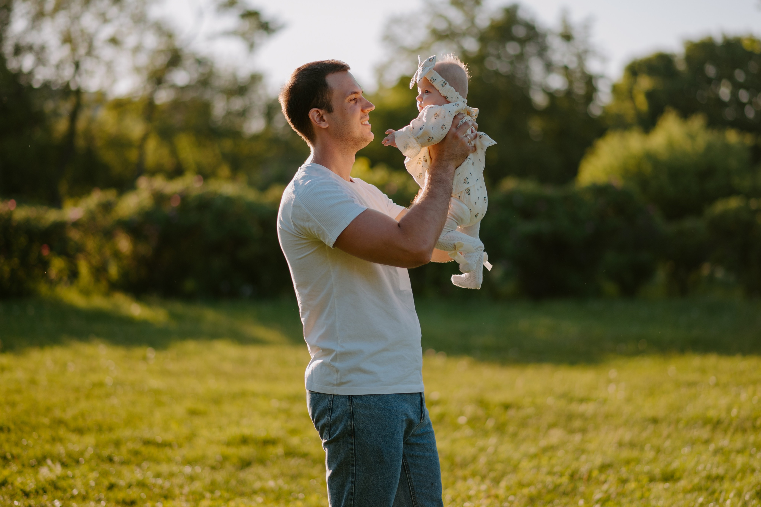 Вечерело в яблочном саду. Свадебный, репортажный и семейный фотограф в Москве Арина Зак
