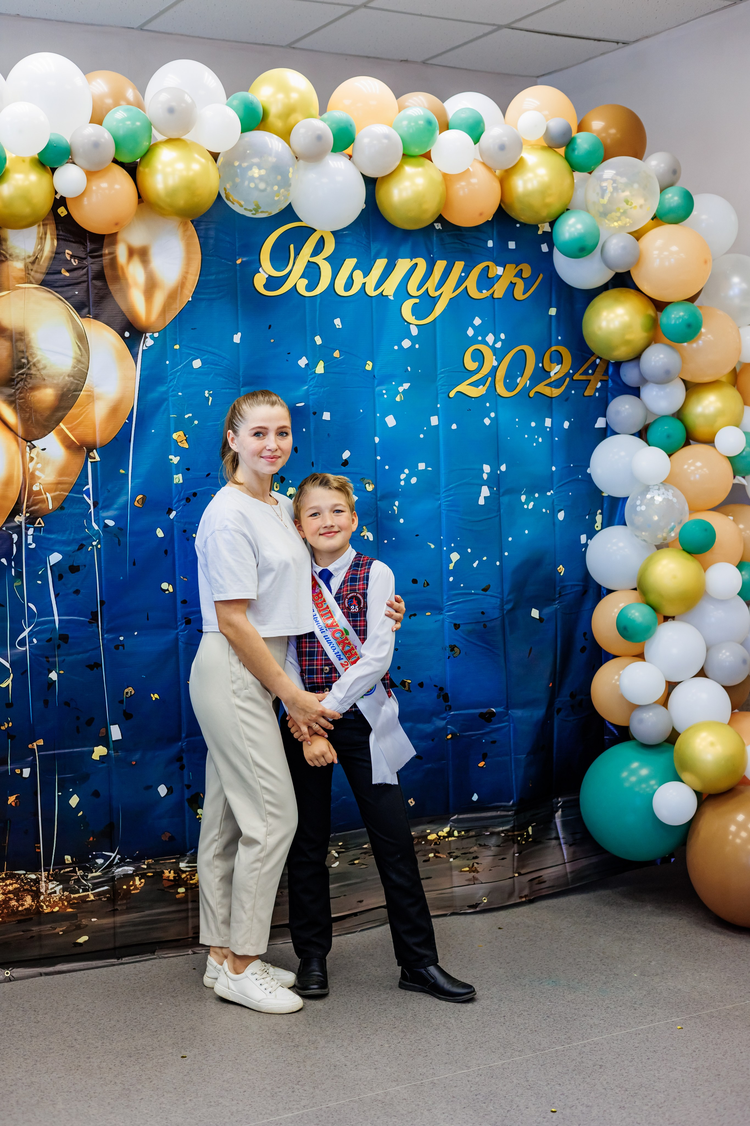 Выпуск 4а 25школа'24 год. Свадебный и семейный фотограф в Армавире