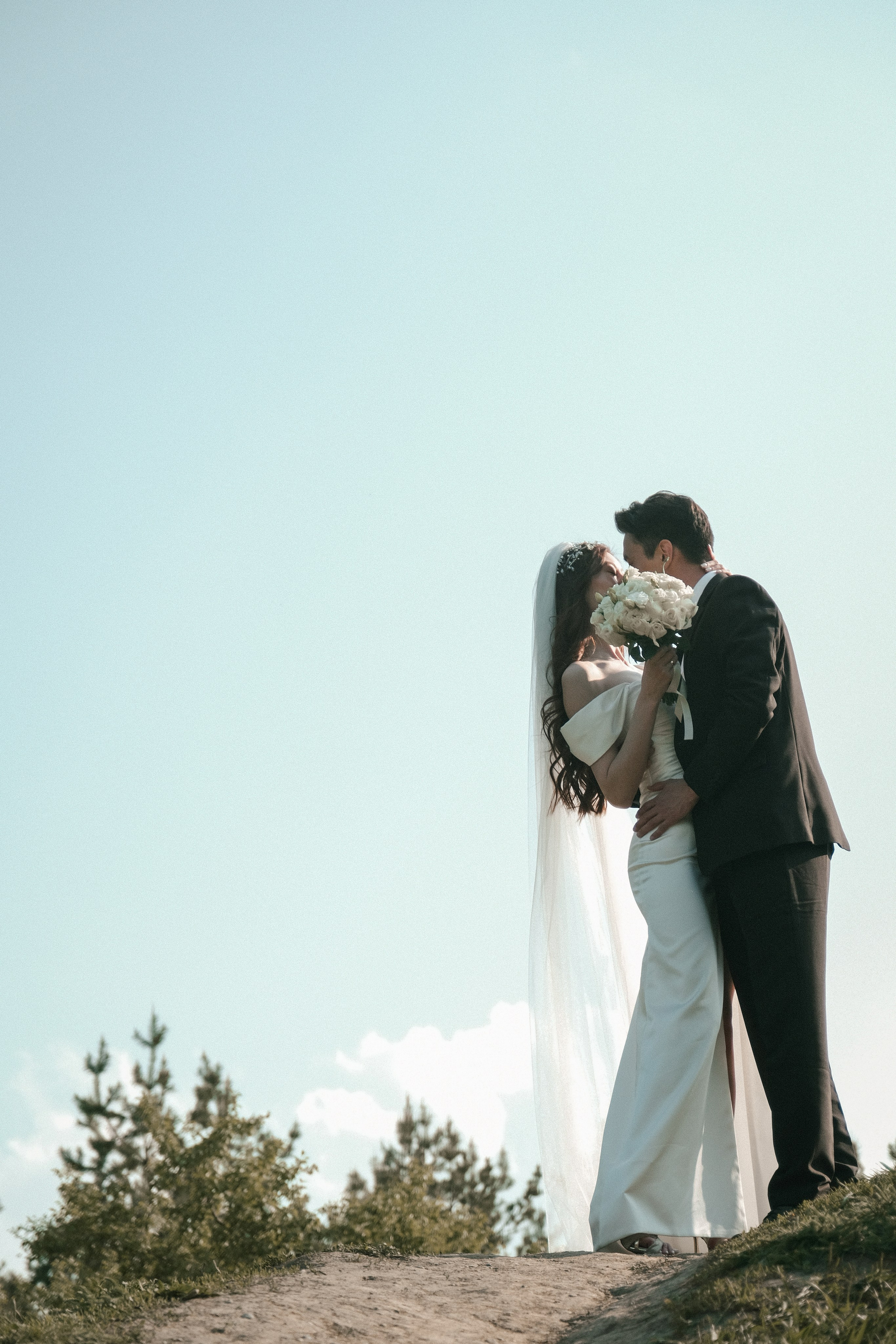 Свадебный день в парке первого президента