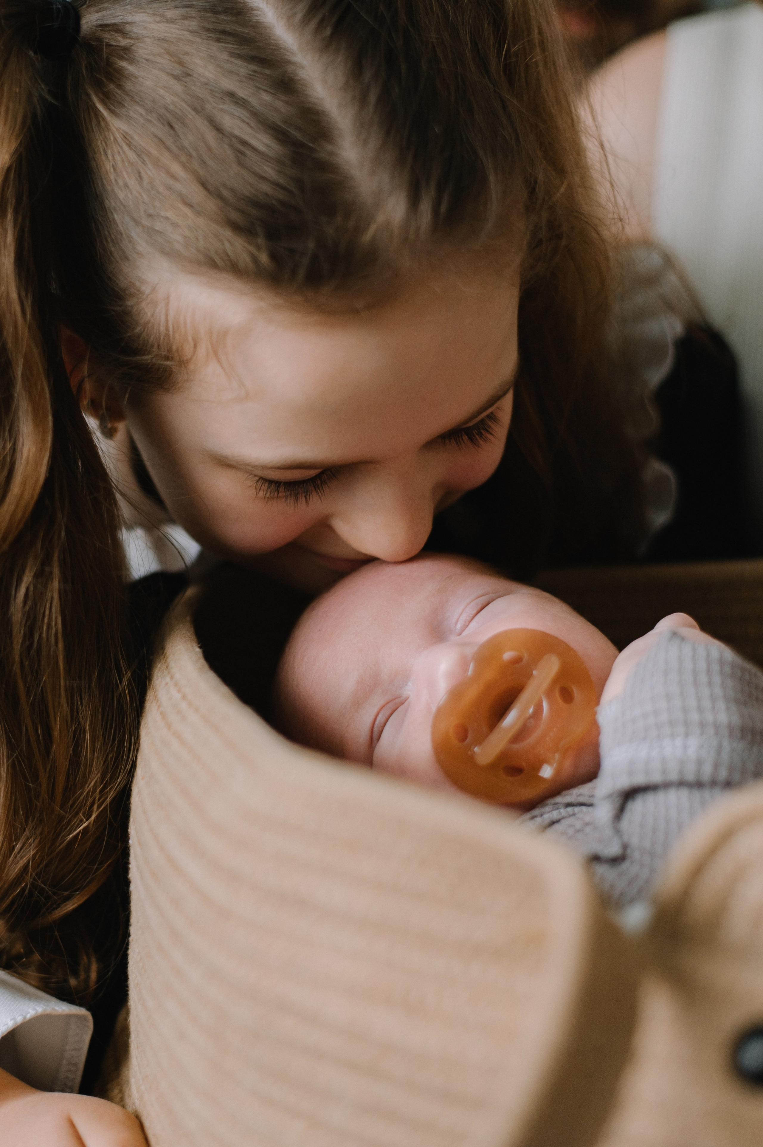 Семейная домашняя фотосессия с новорожденным. Семейный и свадебный фотограф в Москве Татьяна Николаева