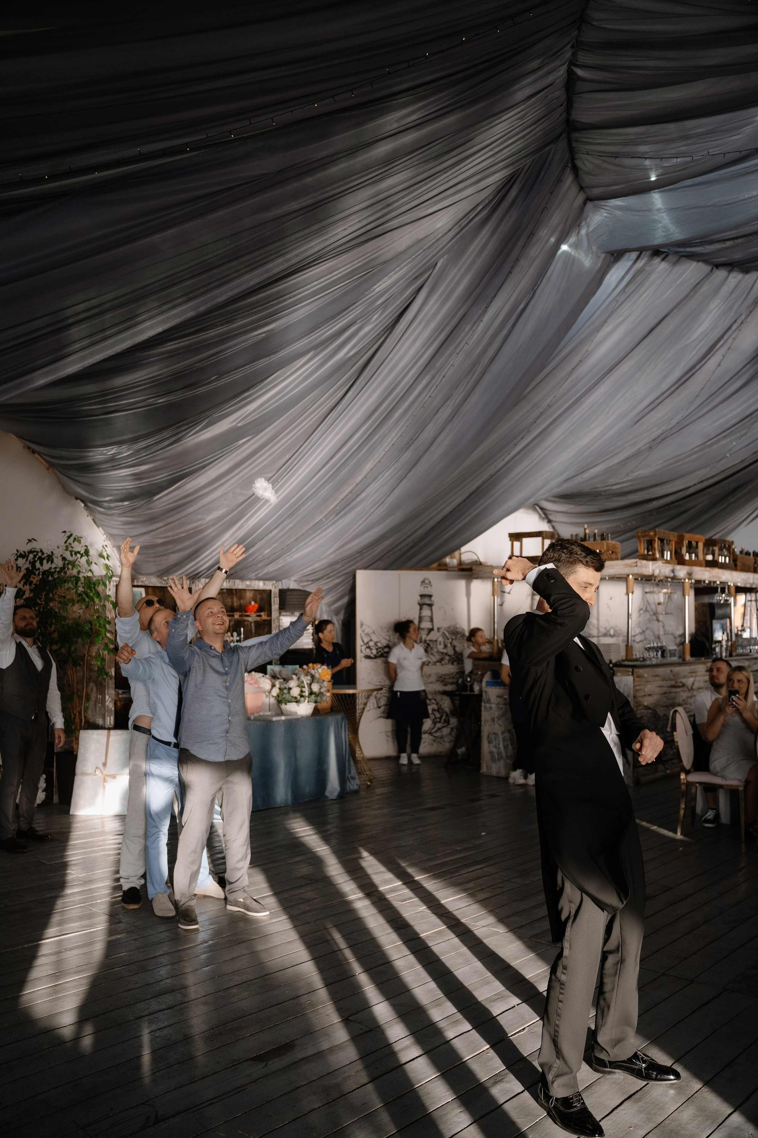 Выездная регистрация свадьбы в ресторане River Club Moscow. Свадебный и семейный фотограф в Москве Светлана Зоткина