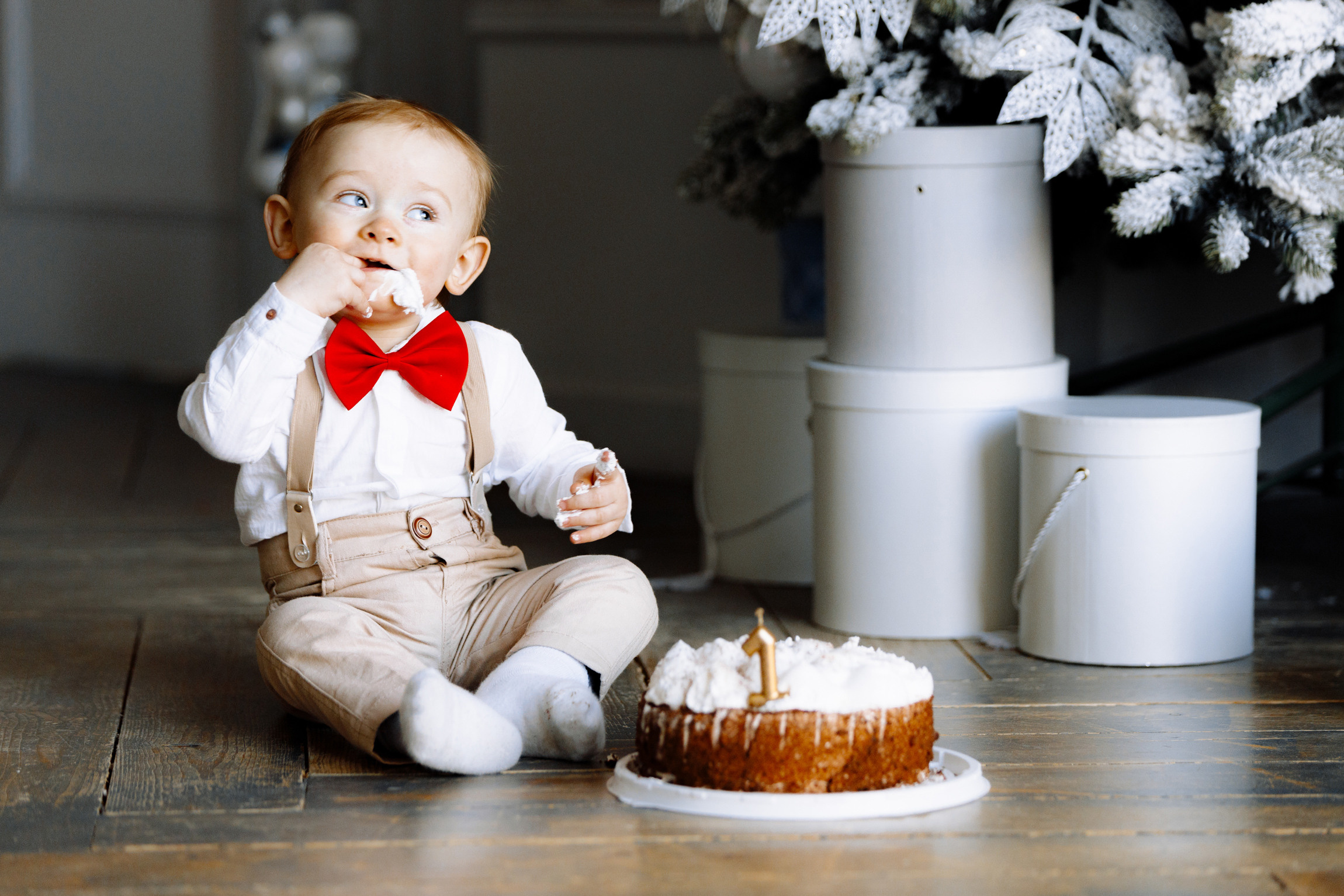 Новогодняя семейная фотосессия в студии NAKED SKY