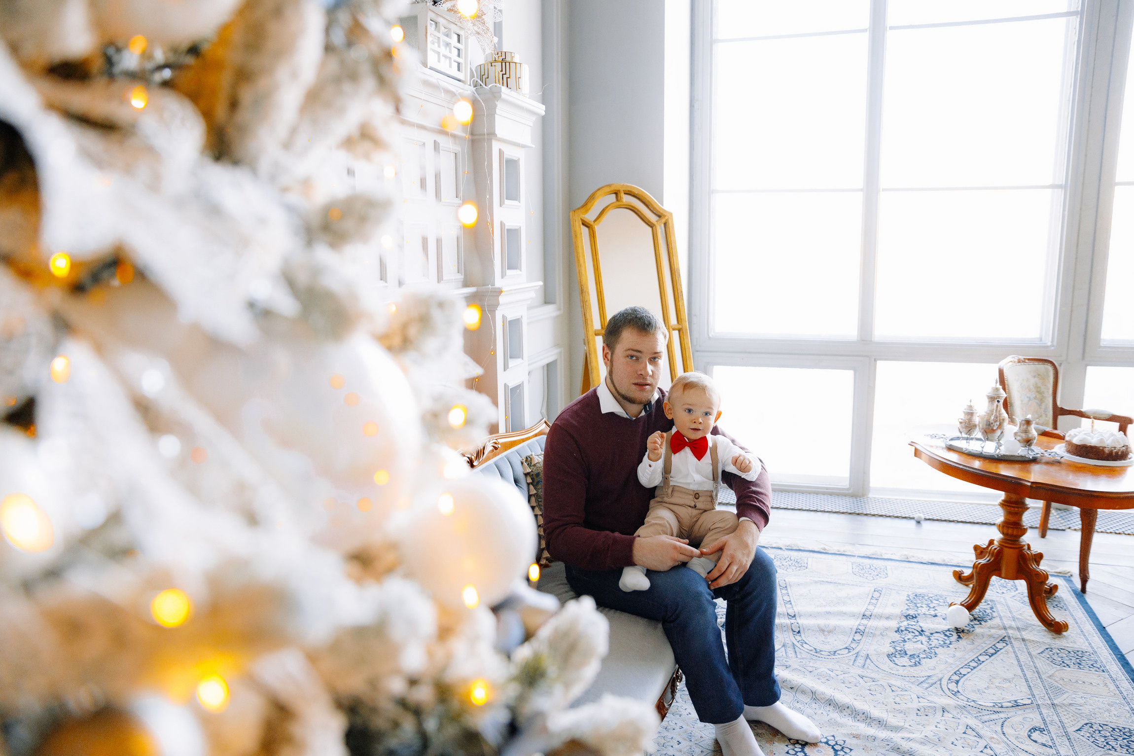 Новогодняя семейная фотосессия в студии NAKED SKY