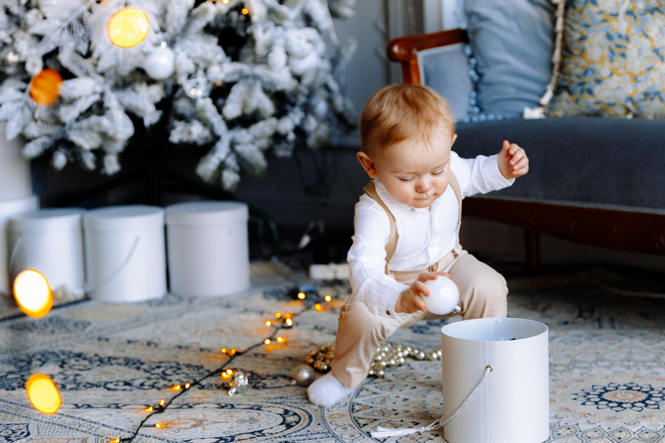 Новогодняя семейная фотосессия в студии NAKED SKY