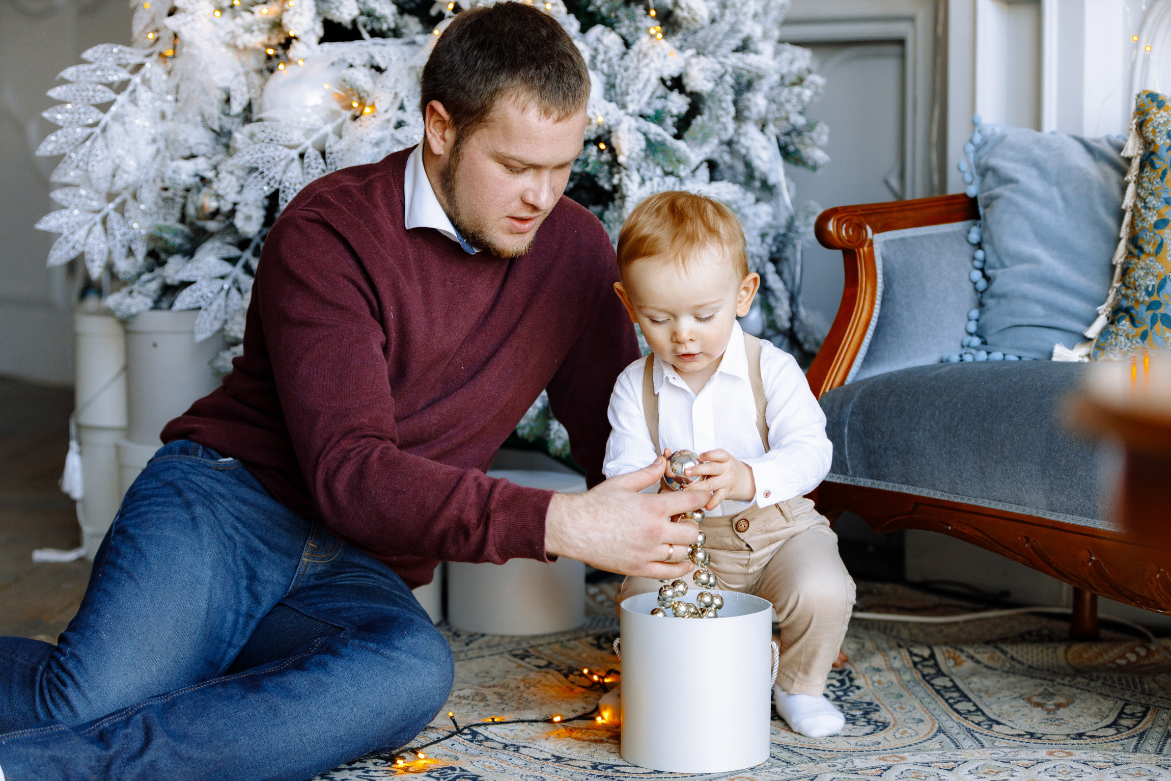Новогодняя семейная фотосессия в студии NAKED SKY
