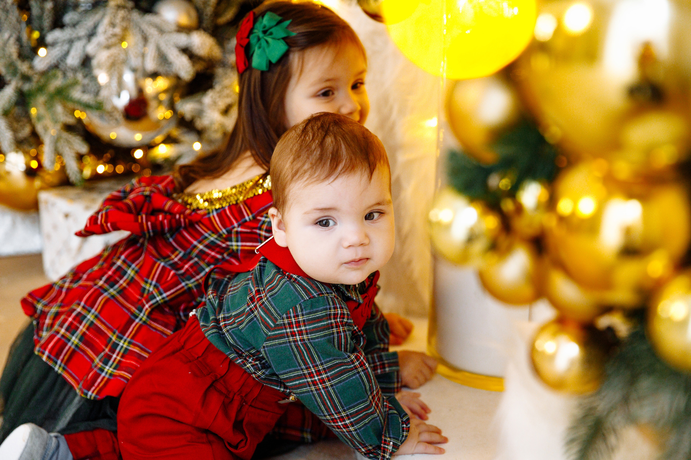 Новогодняя семейная фотосессия в студии Famous Сезар