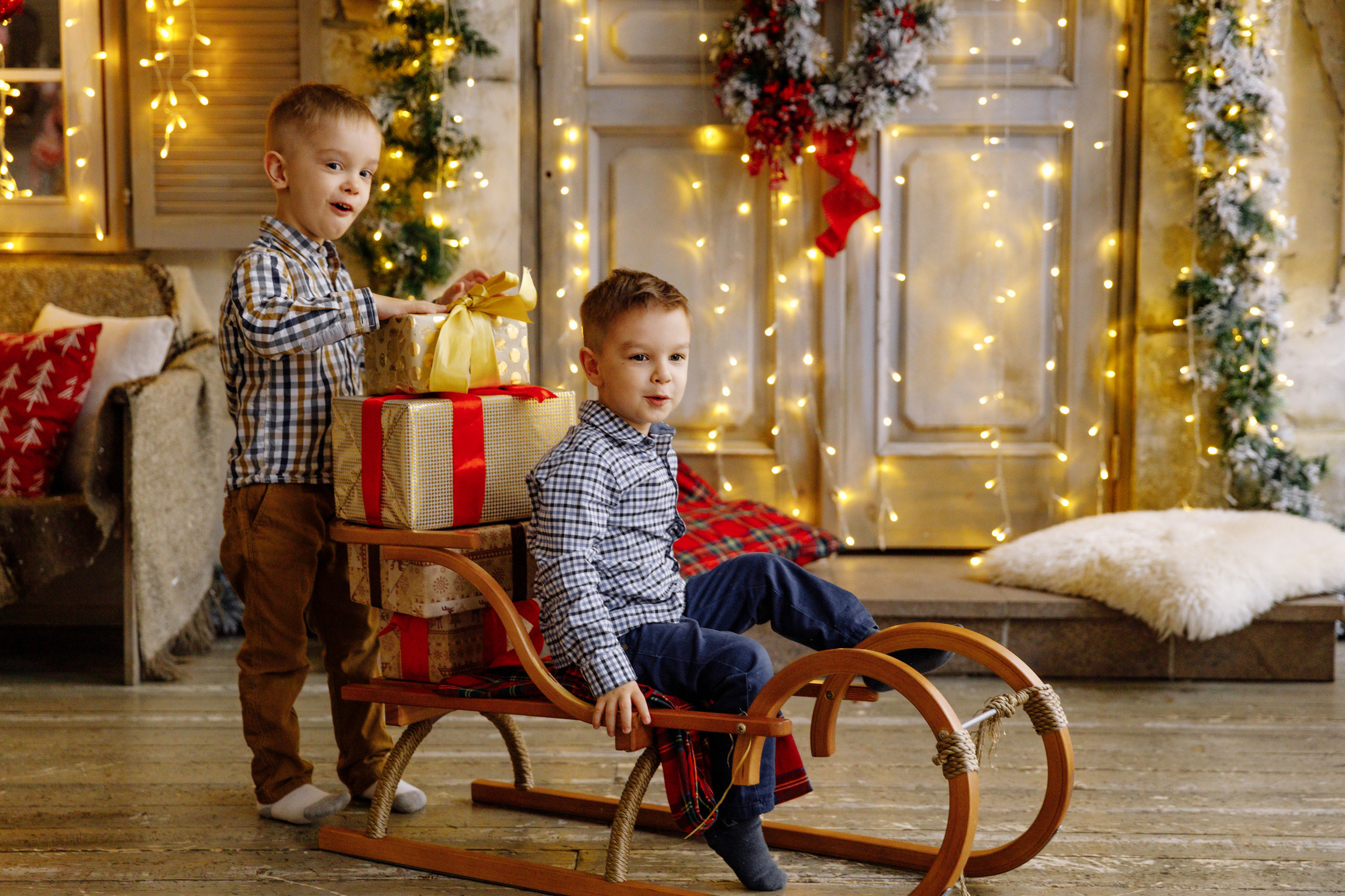 Новогодняя семейная фотосессия в студии Famous Глобус