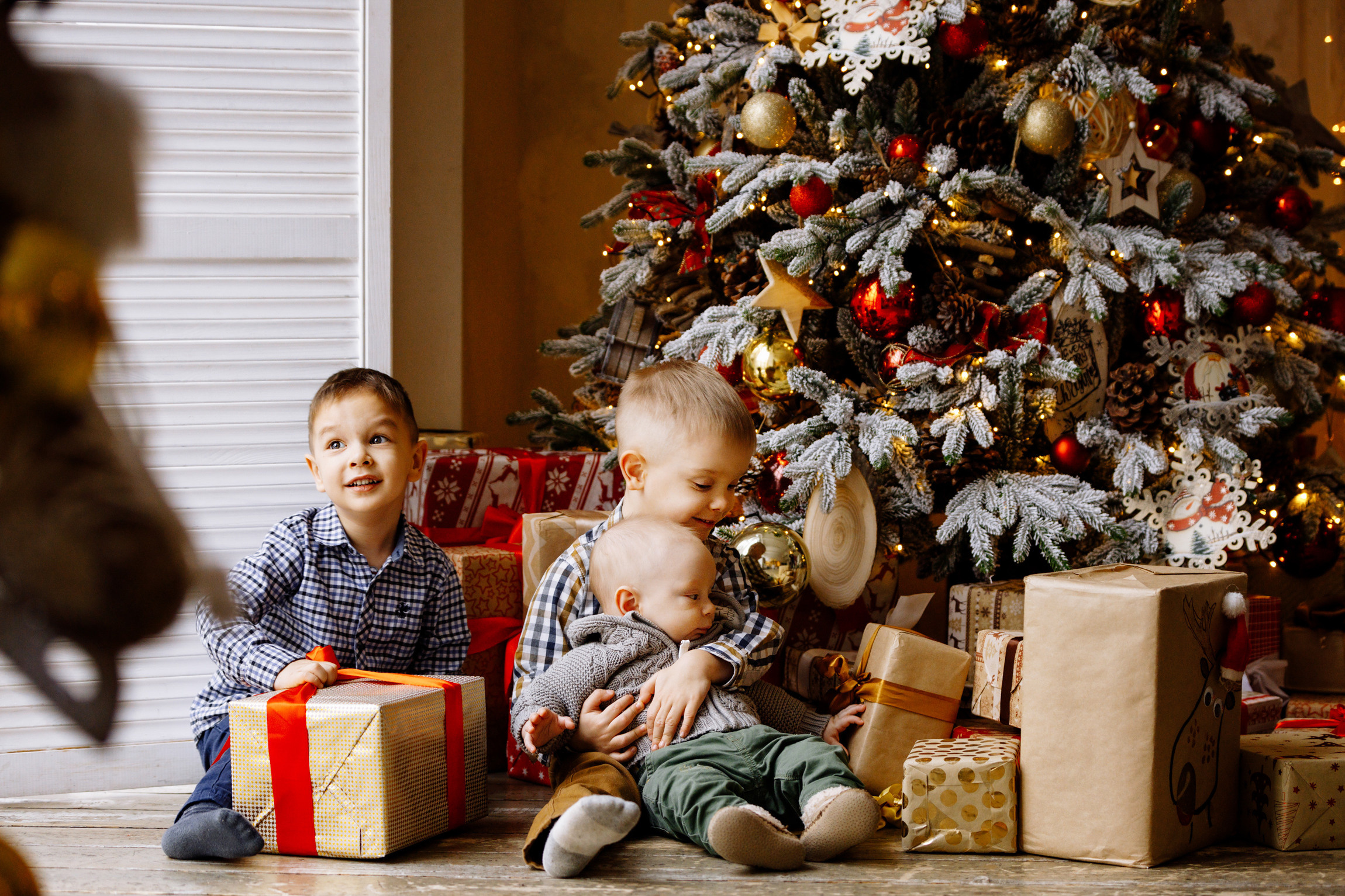 Новогодняя семейная фотосессия в студии Famous Глобус