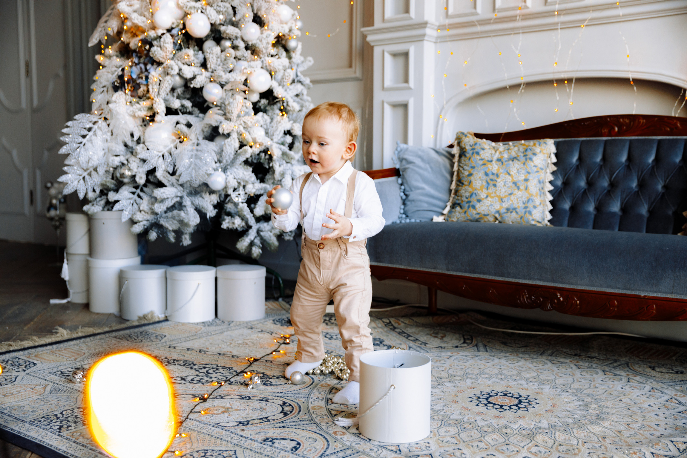 Новогодняя семейная фотосессия в студии NAKED SKY