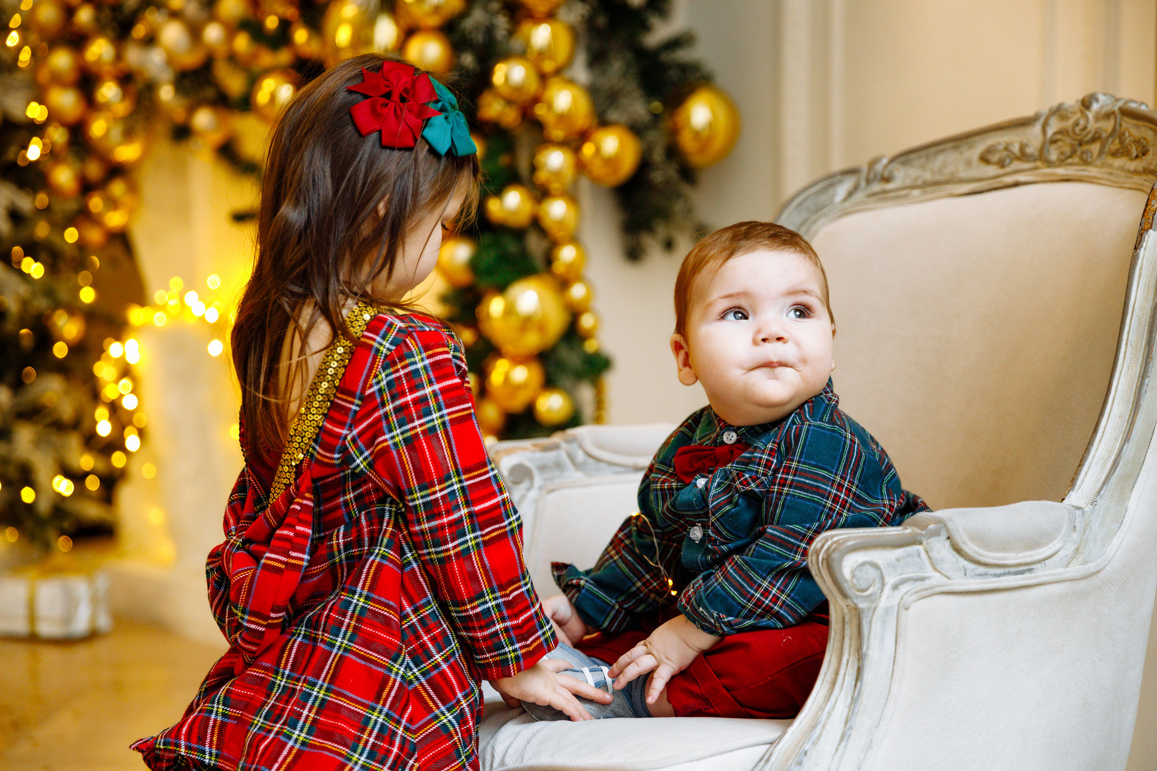 Новогодняя семейная фотосессия в студии Famous Сезар