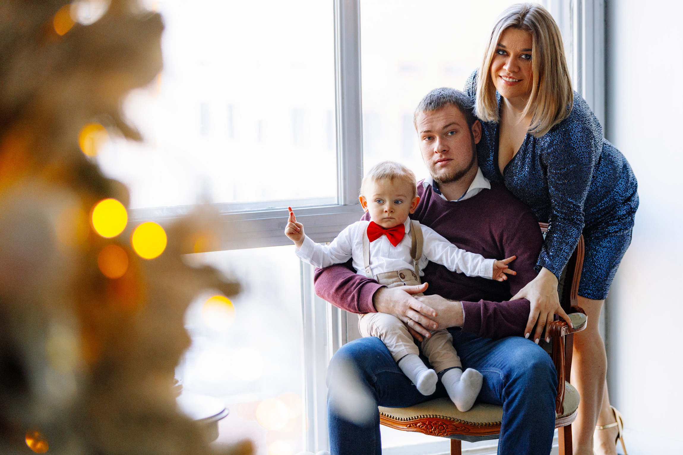 Новогодняя семейная фотосессия в студии NAKED SKY