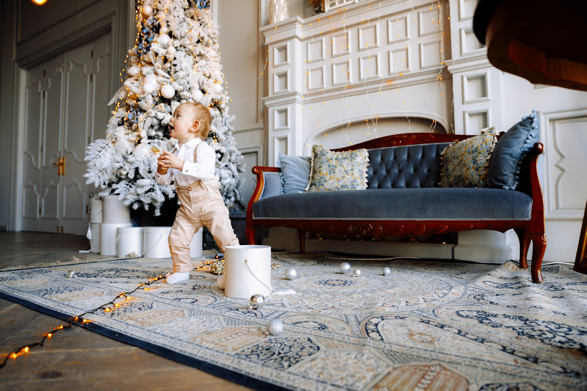 Новогодняя семейная фотосессия в студии NAKED SKY