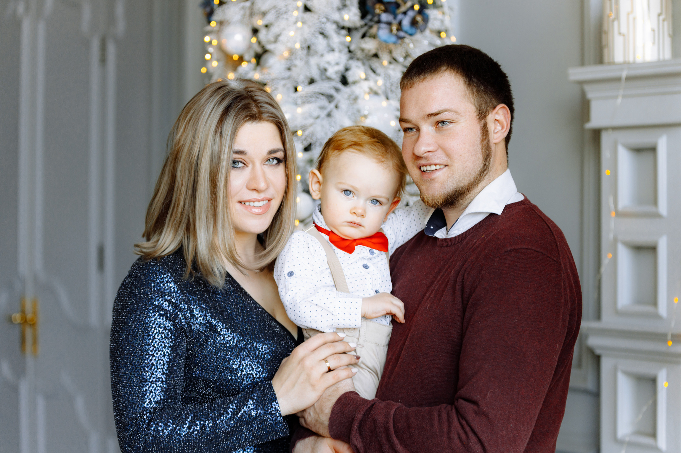 Новогодняя семейная фотосессия в студии NAKED SKY