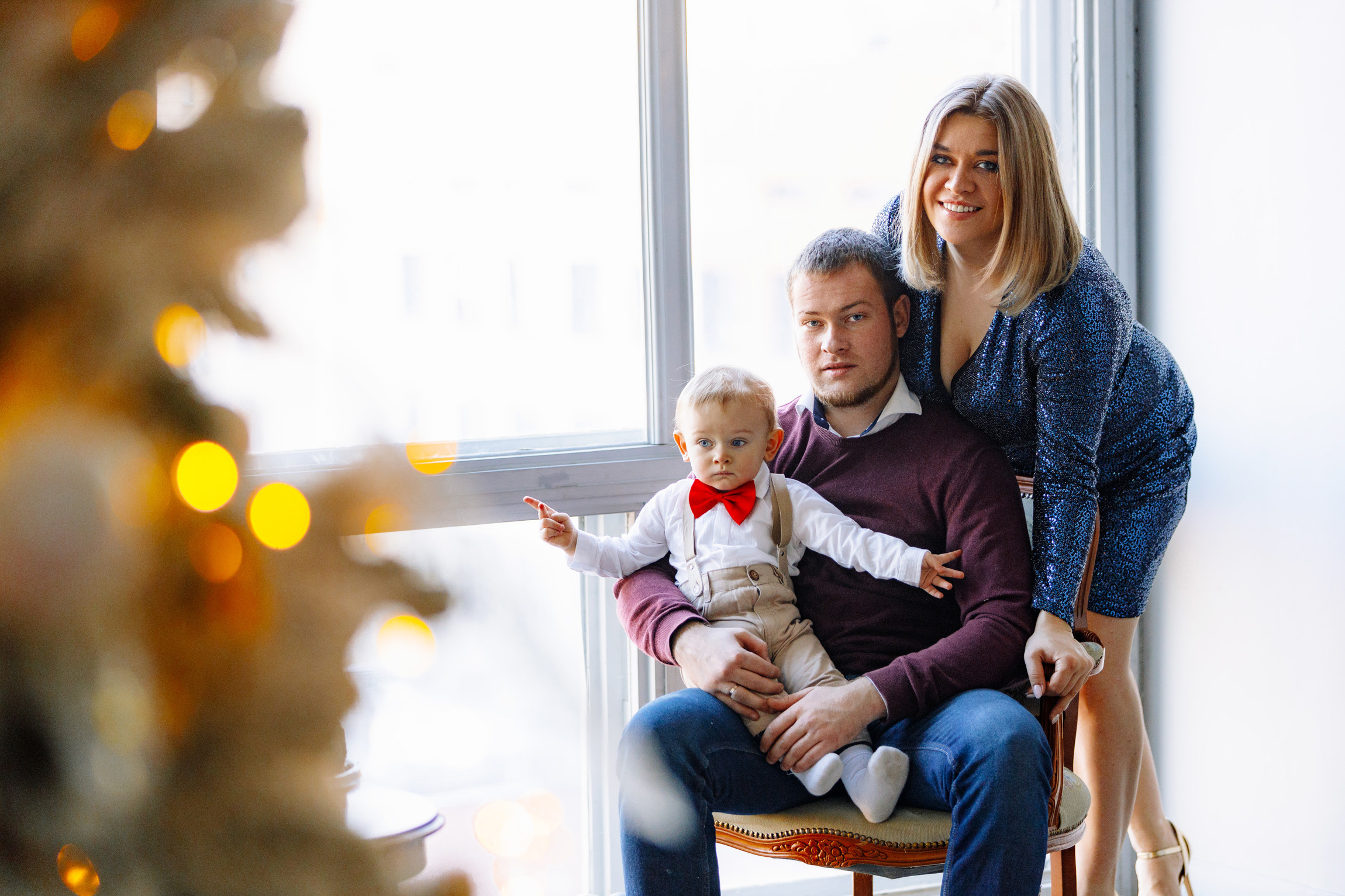 Новогодняя семейная фотосессия в студии NAKED SKY