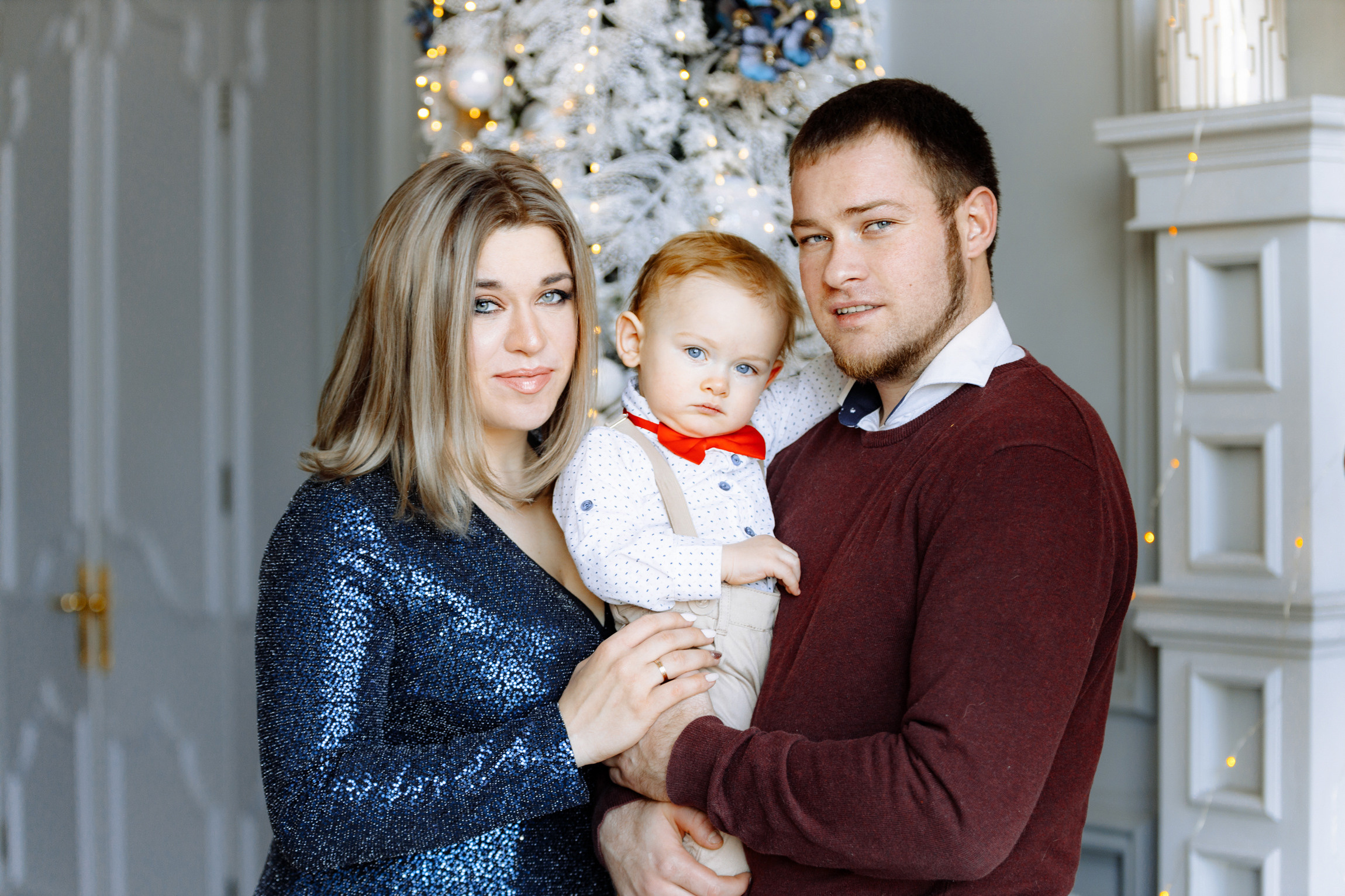 Новогодняя семейная фотосессия в студии NAKED SKY