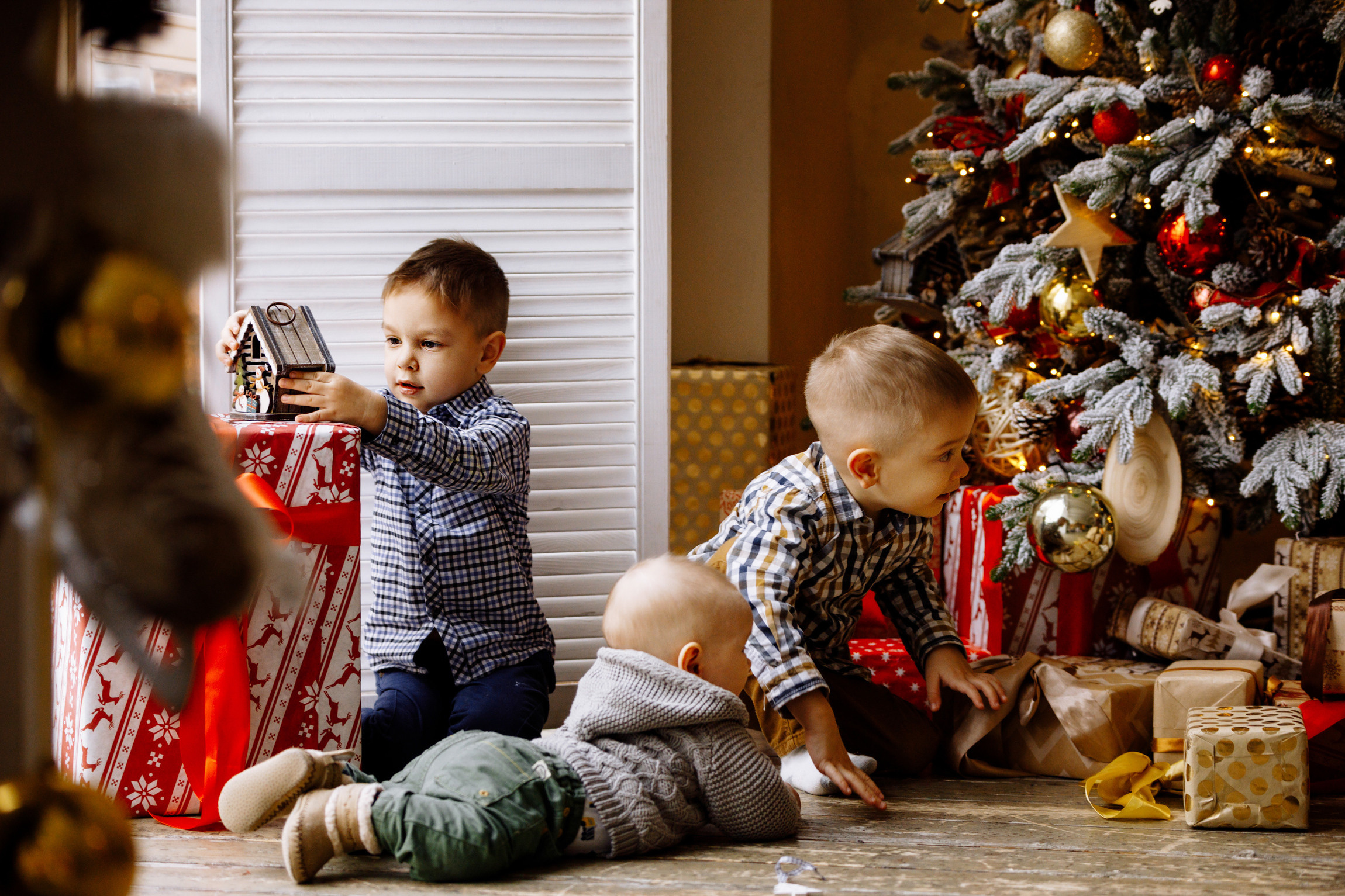 Новогодняя семейная фотосессия в студии Famous Глобус