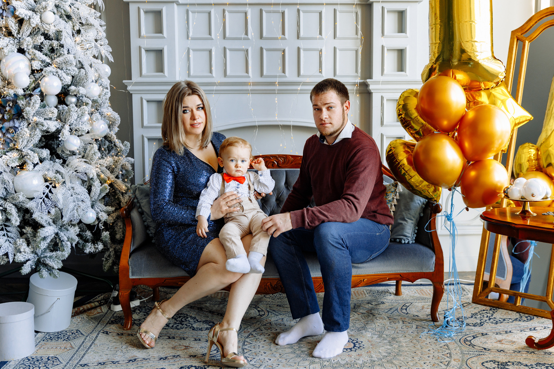Новогодняя семейная фотосессия в студии NAKED SKY