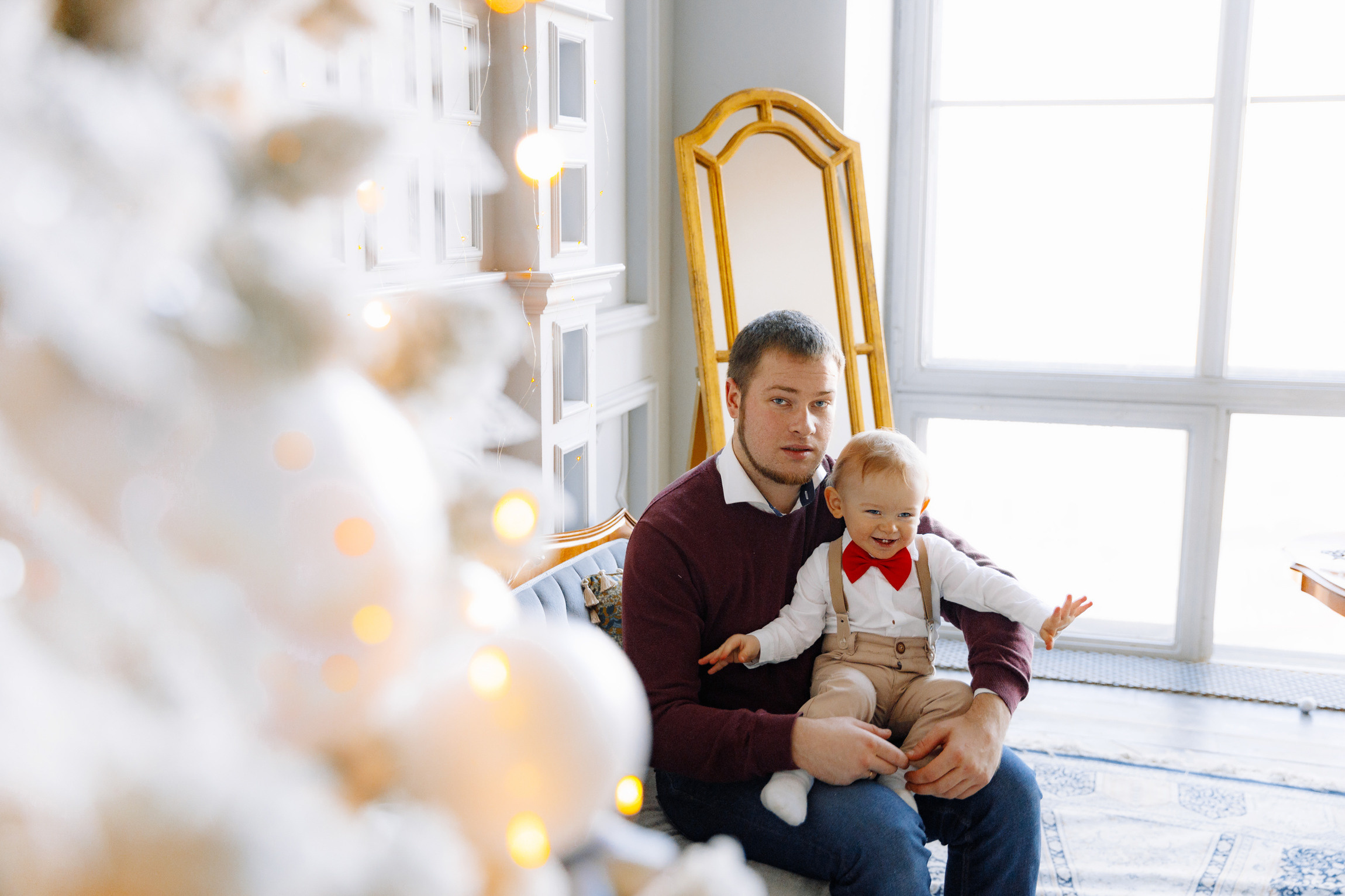 Новогодняя семейная фотосессия в студии NAKED SKY