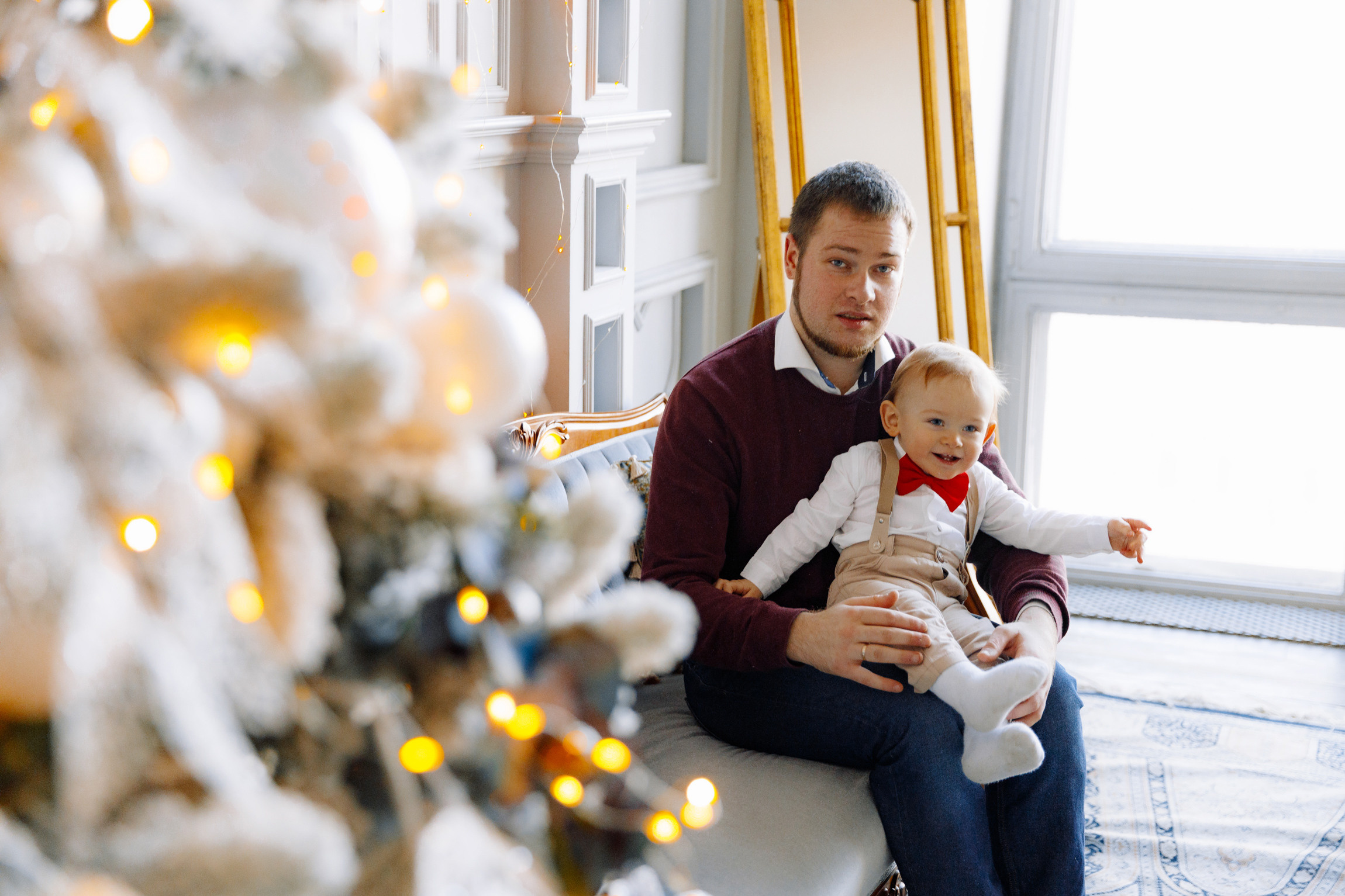 Новогодняя семейная фотосессия в студии NAKED SKY