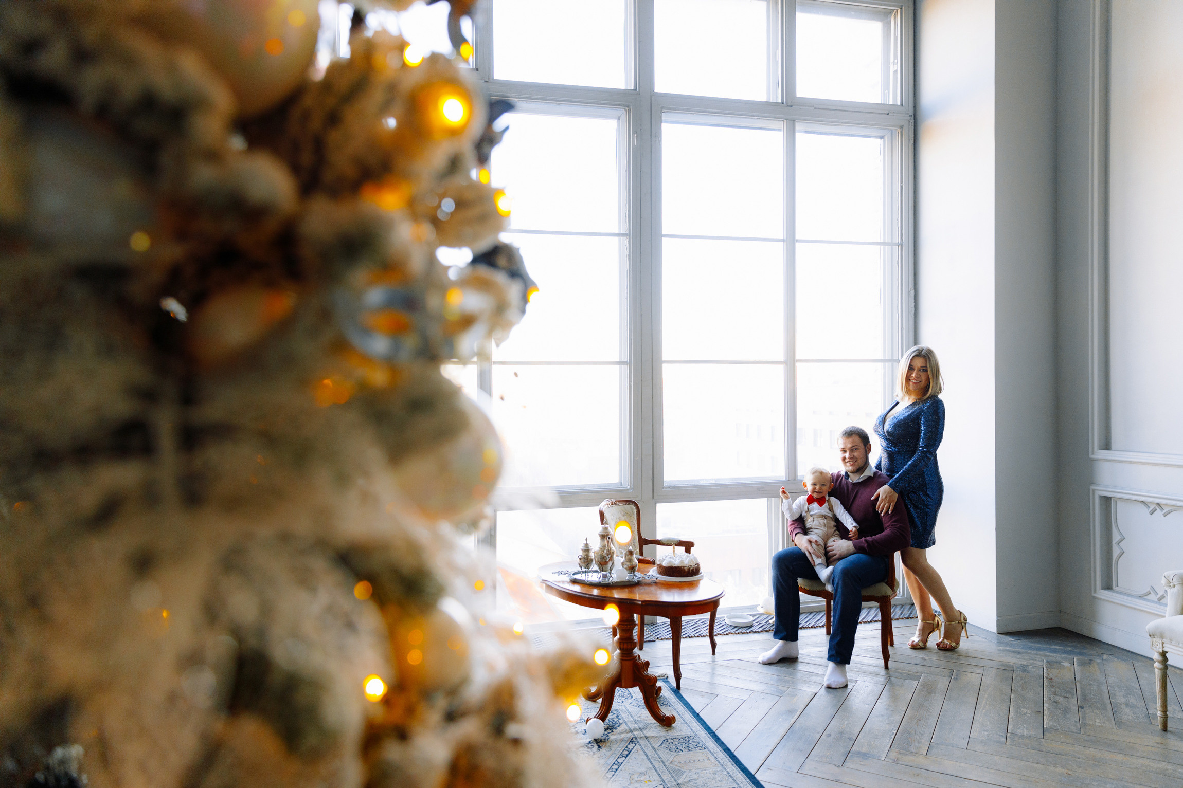 Новогодняя семейная фотосессия в студии NAKED SKY