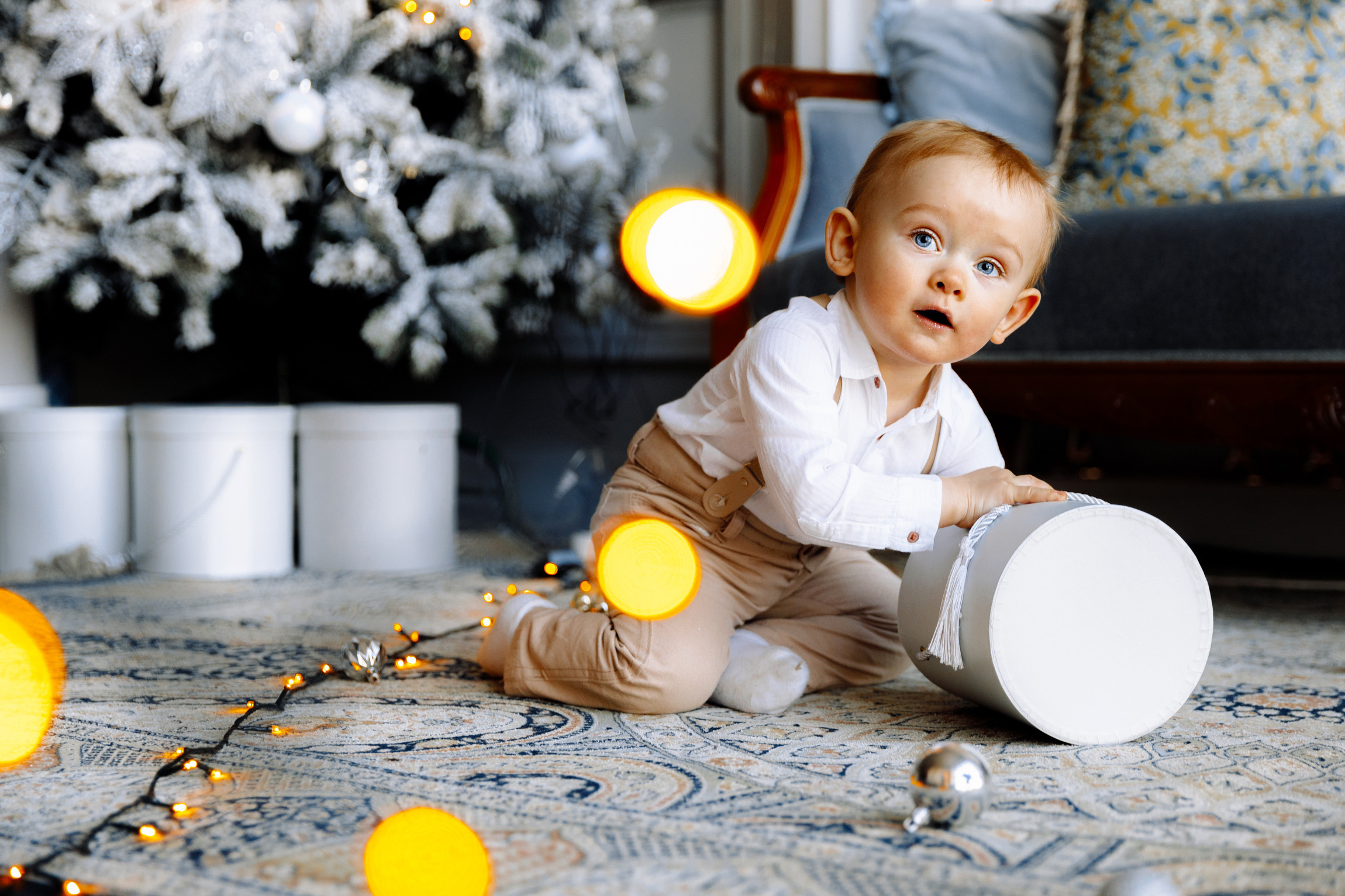 Новогодняя семейная фотосессия в студии NAKED SKY